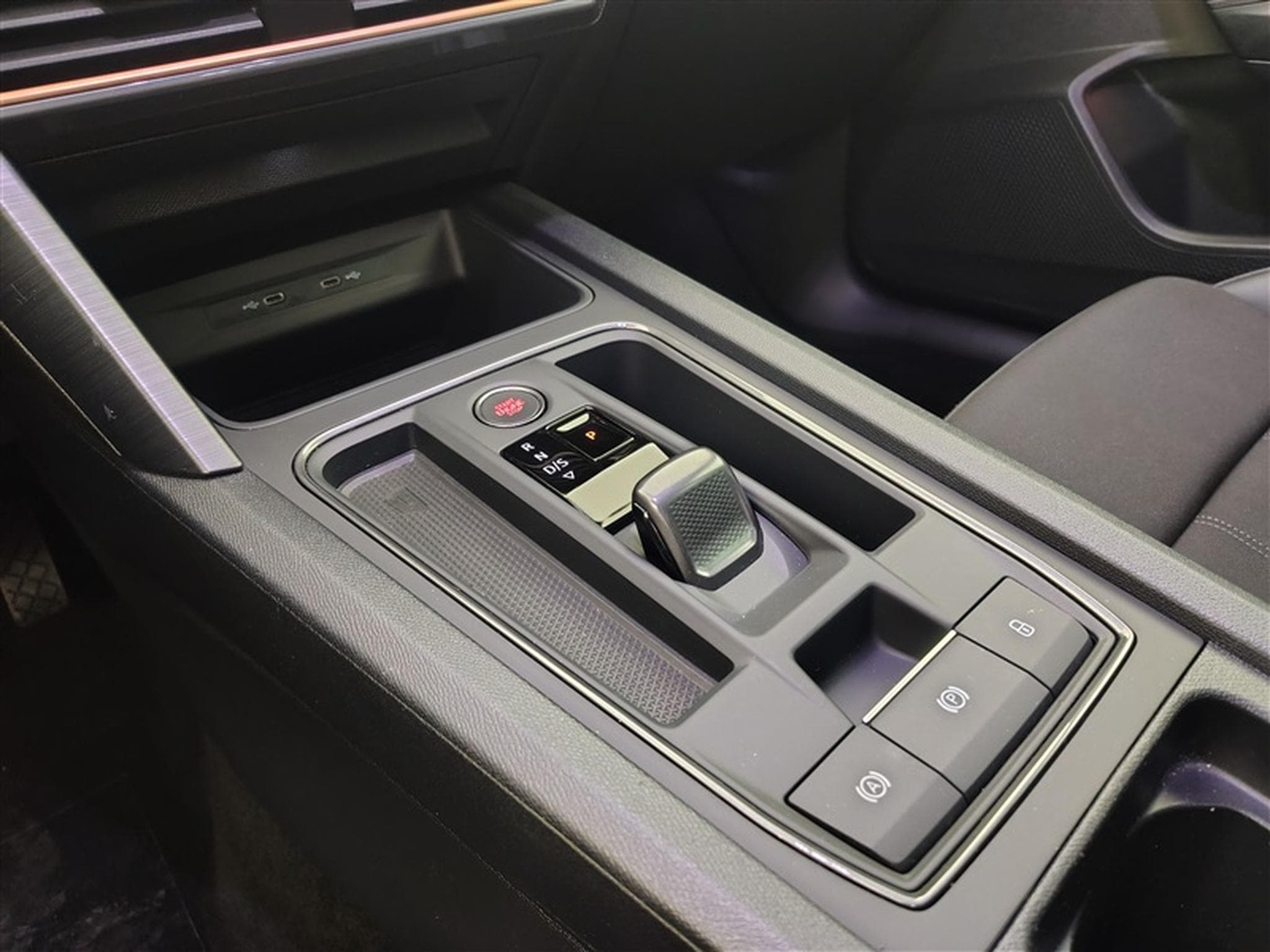 Cupra Formentor 1.4 e-Hybrid 204cv PHEV DSG NAVI / FULL LED / CAMERA / JA 18 (2024) - Photo 12