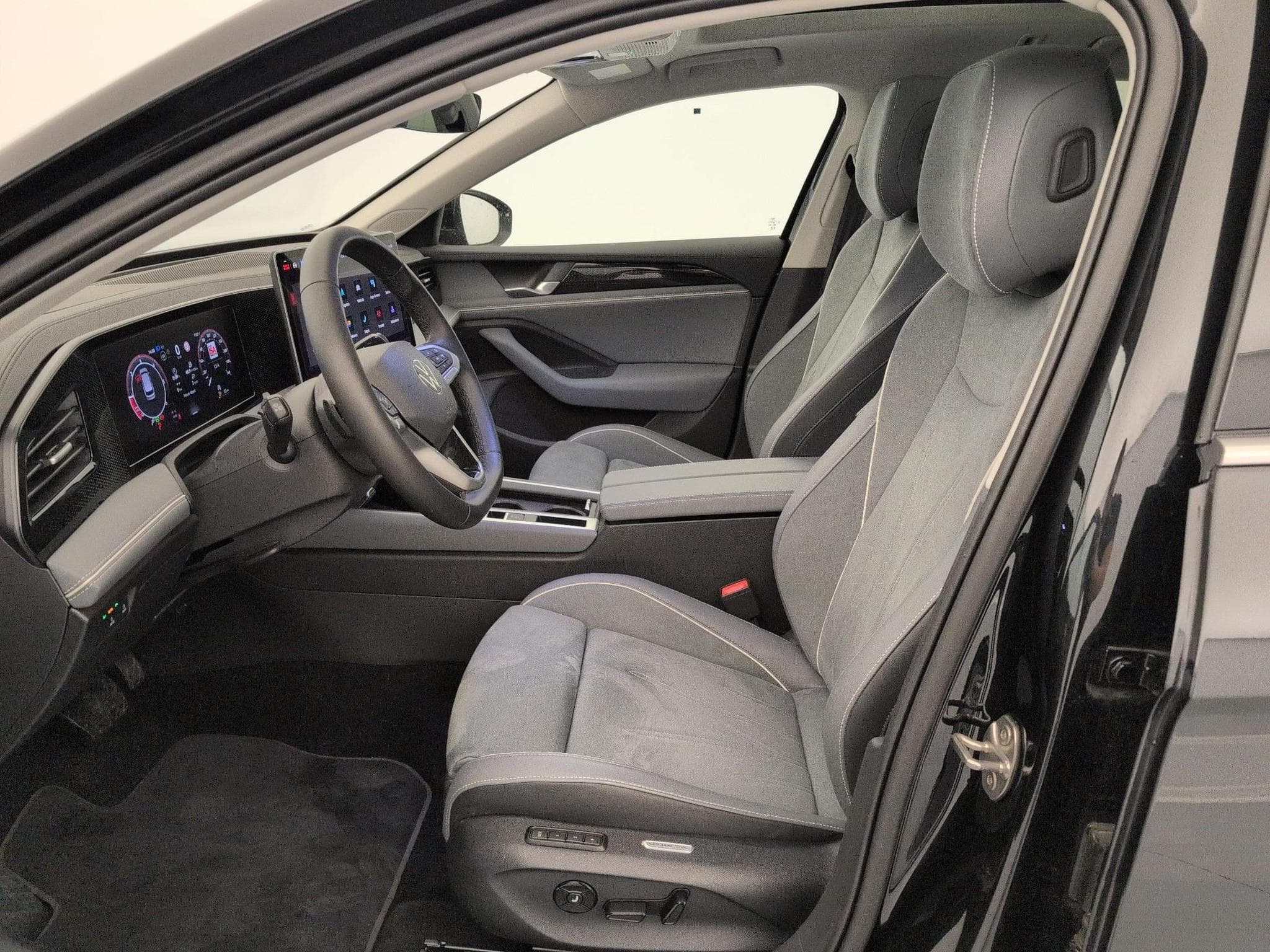 VW Passat Life Plus (2025) - Foto 24