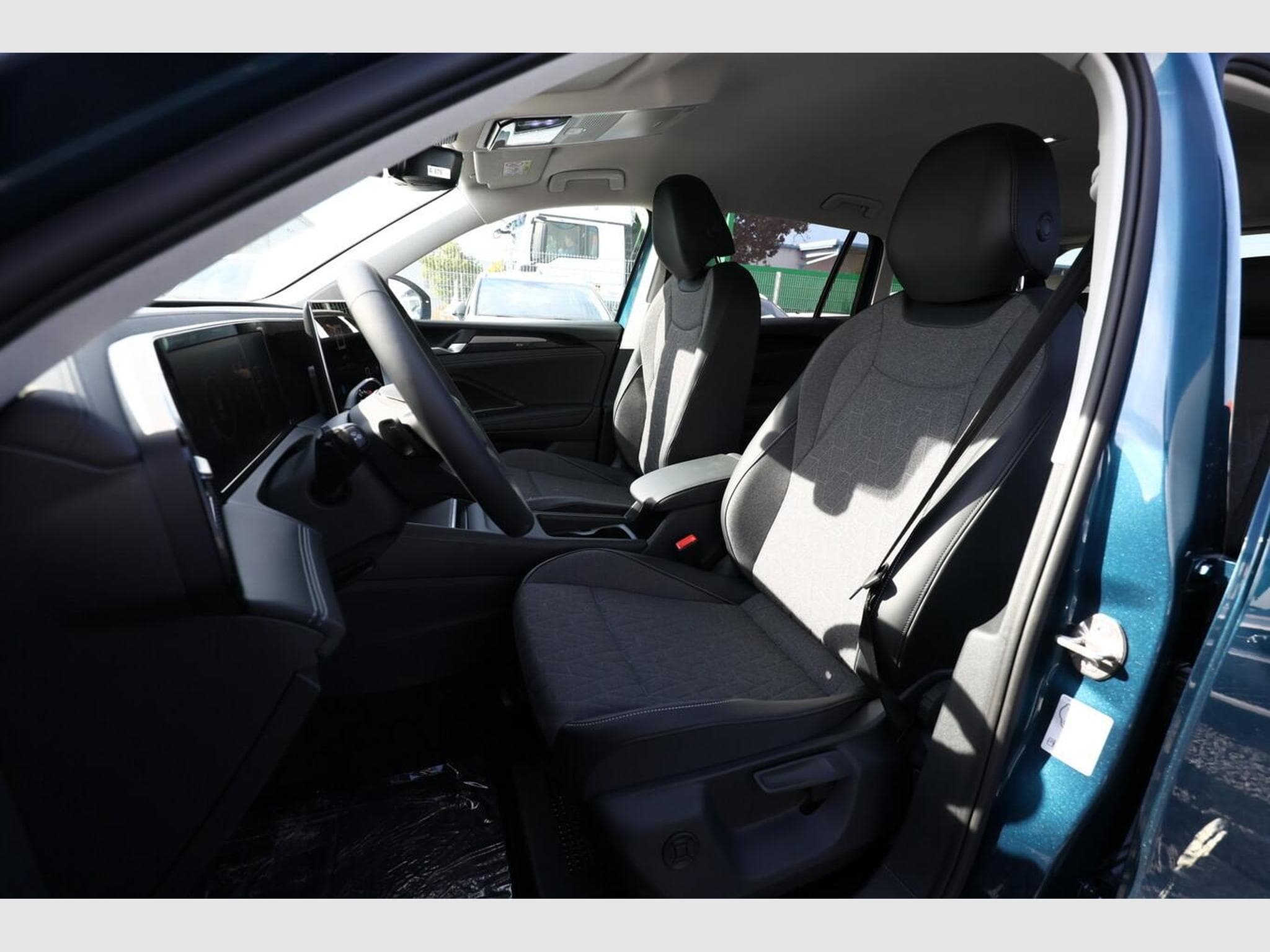VW Tiguan DSG LED+ IQ.DRIVE (2026) - Foto 6