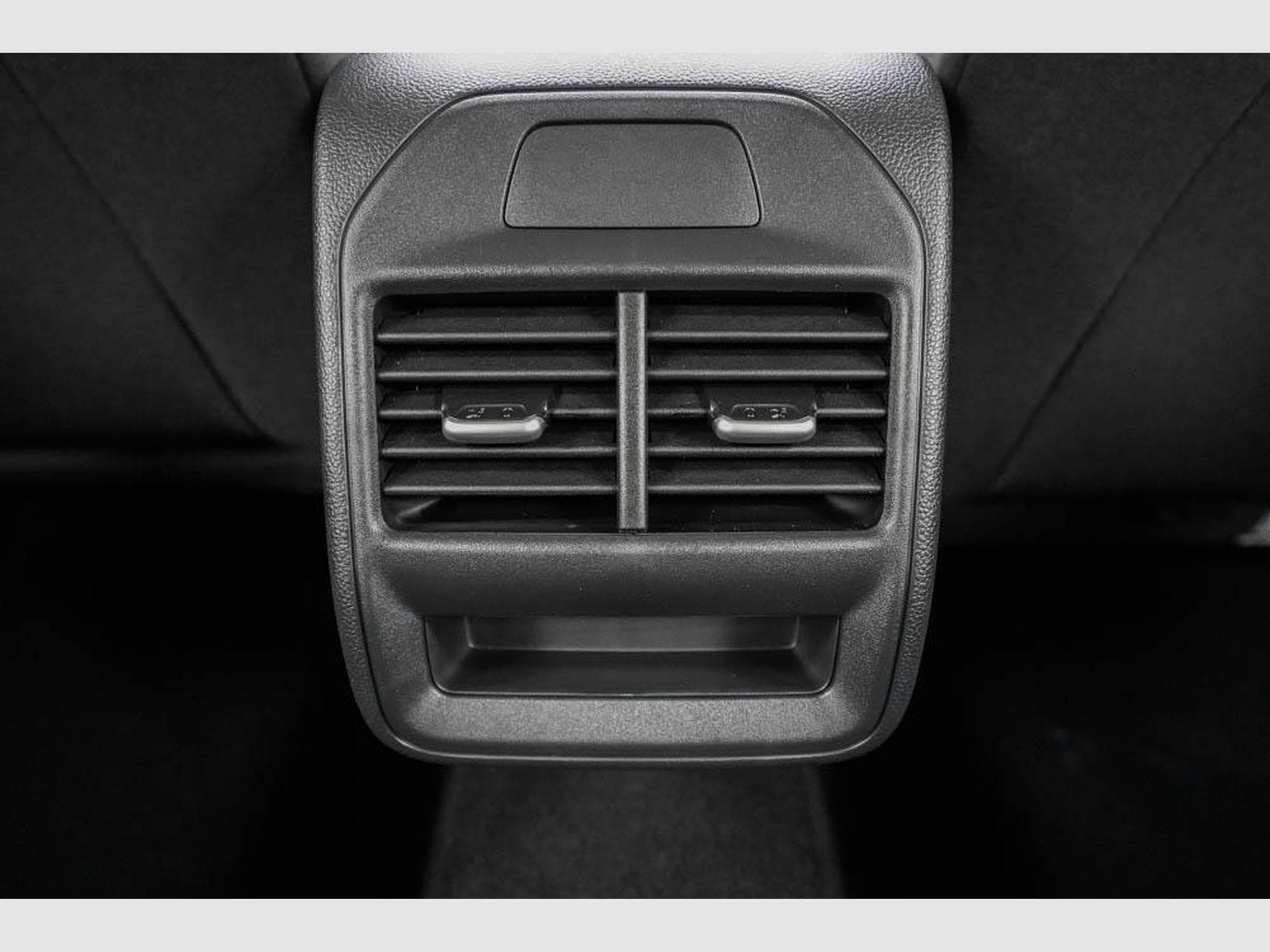 VW Passat Variant 1,5 eTSI (2026) - Foto 18