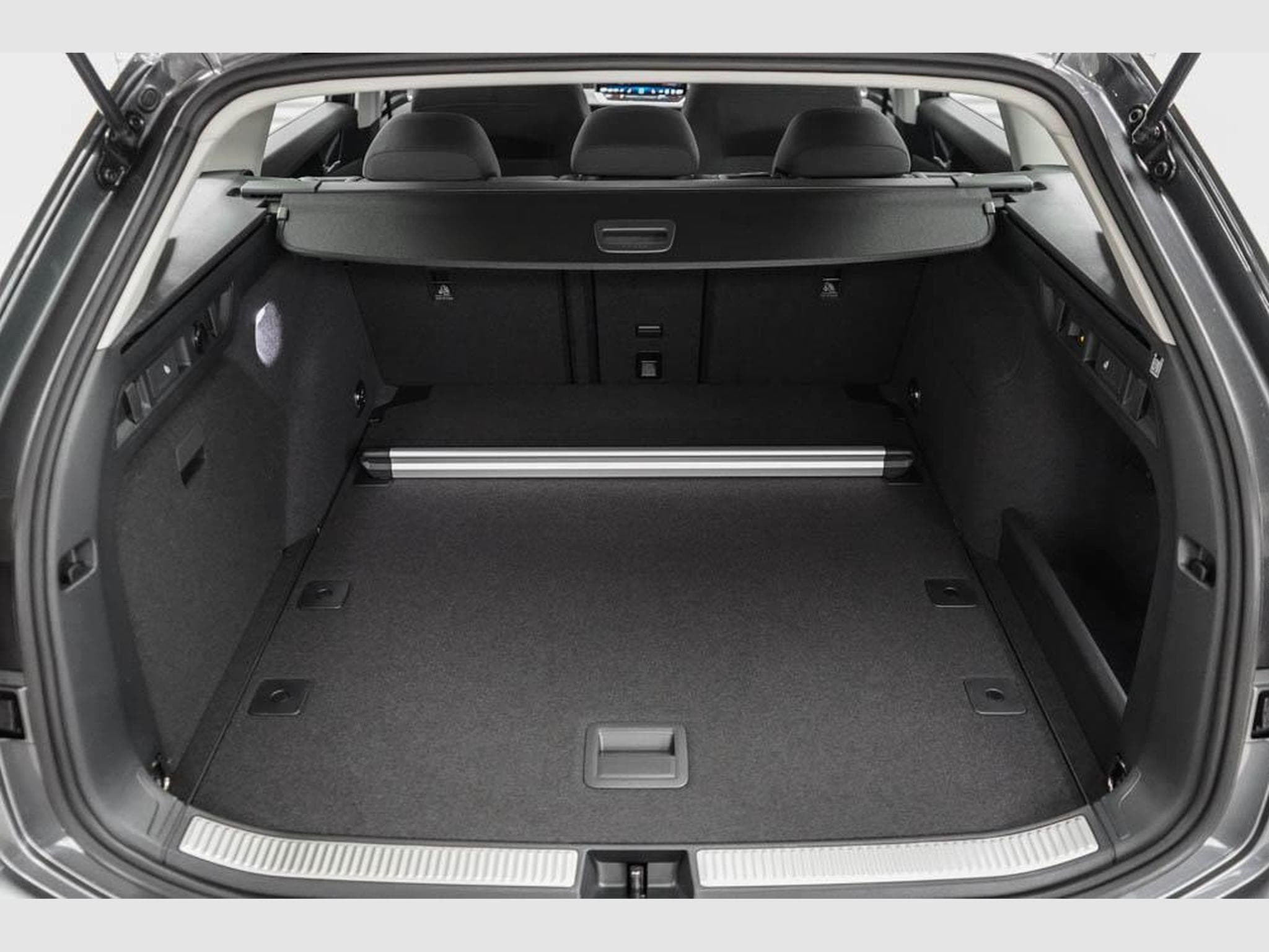 VW Passat Variant 1,5 eTSI (2026) - Foto 19