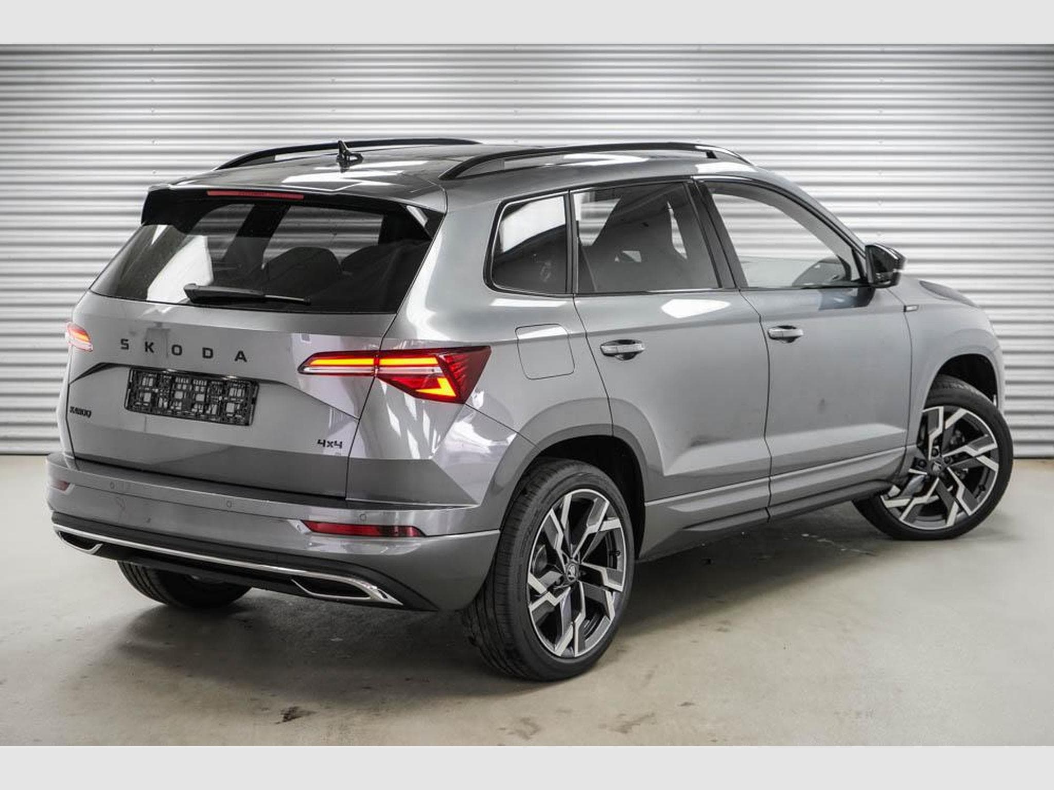 Skoda Karoq 2,0 TSI DSG (2026) - Foto 3