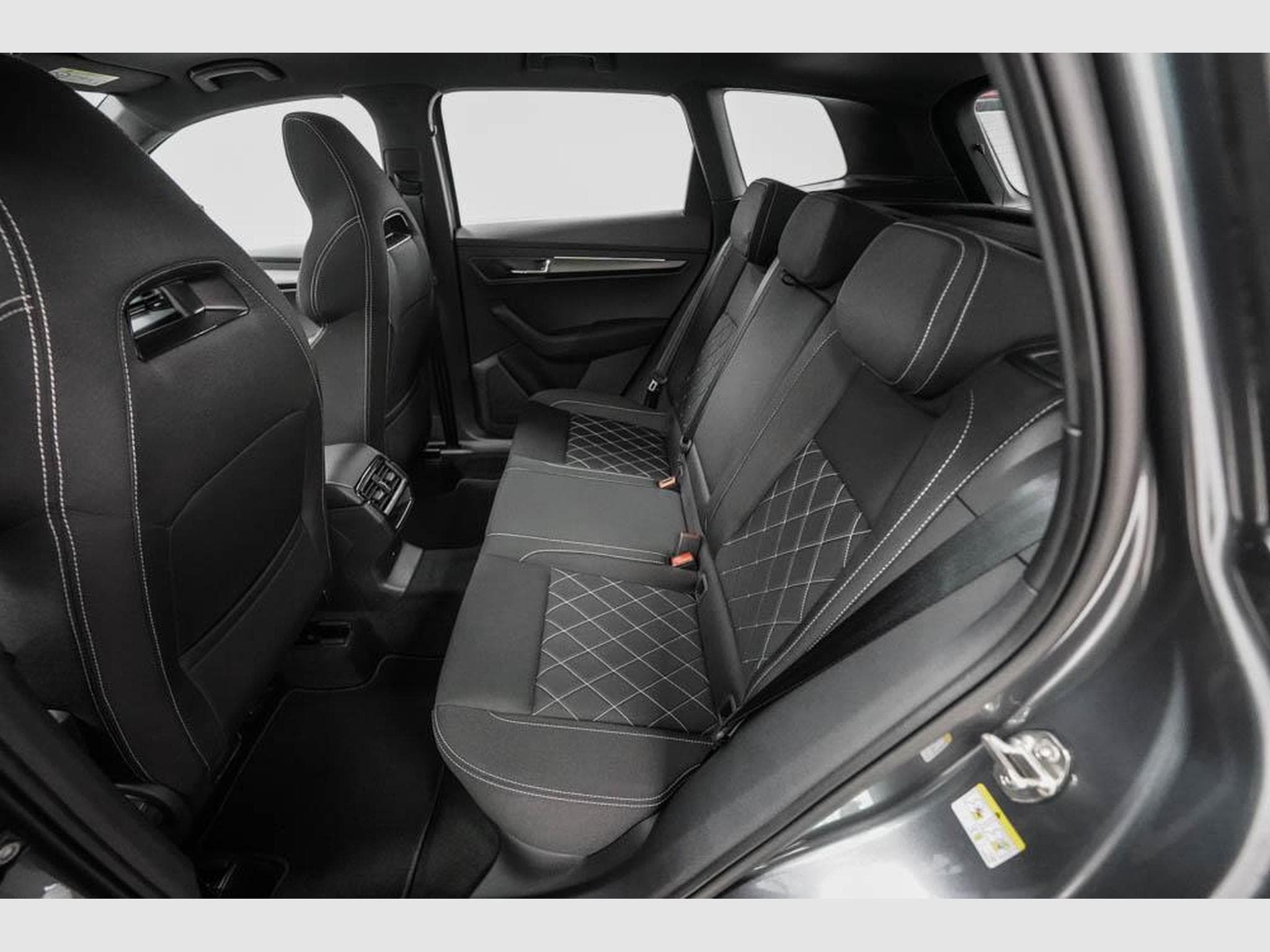 Skoda Karoq 2,0 TSI DSG (2026) - Foto 15