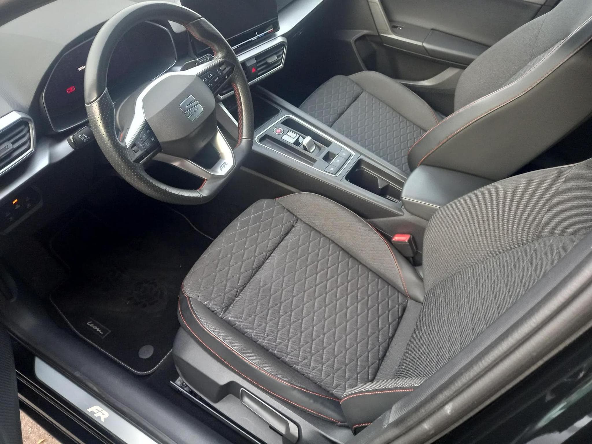 Seat Leon FR 1.5 eTSI (2022) - Foto 2