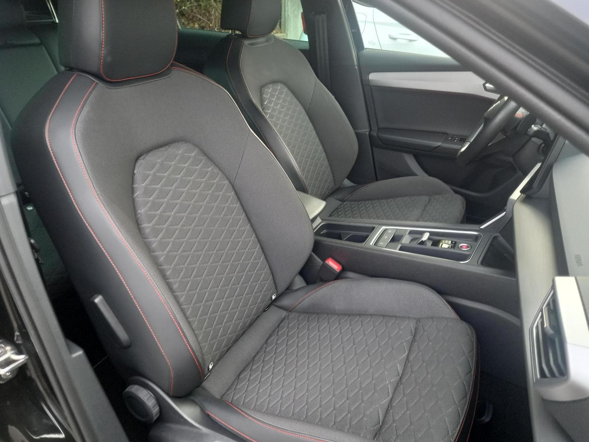 Seat Leon FR 1.5 eTSI (2022) - Foto 8
