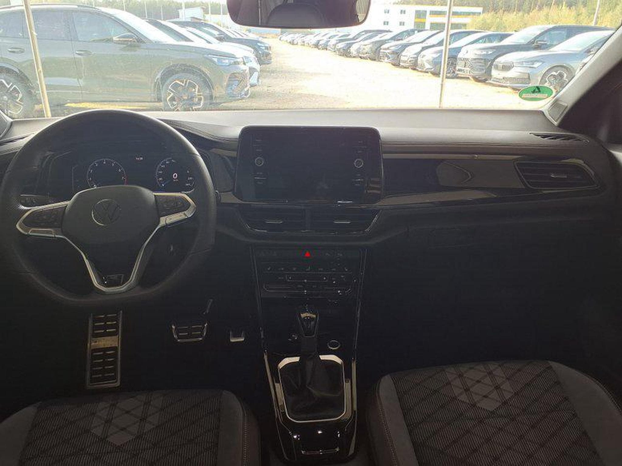 VW T-Roc R-Line 1.5 TSI 7-Gang-DSG (2025) - Foto 7