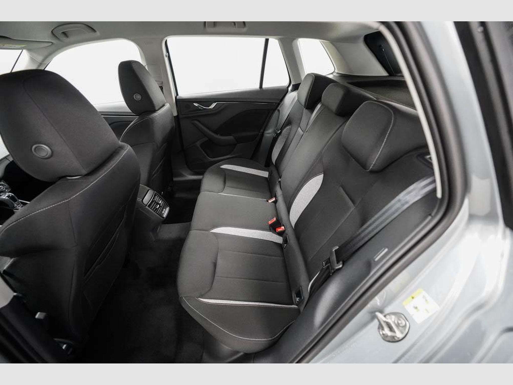 Skoda Kamiq 1,0 TSI DSG (2026) - Foto 15