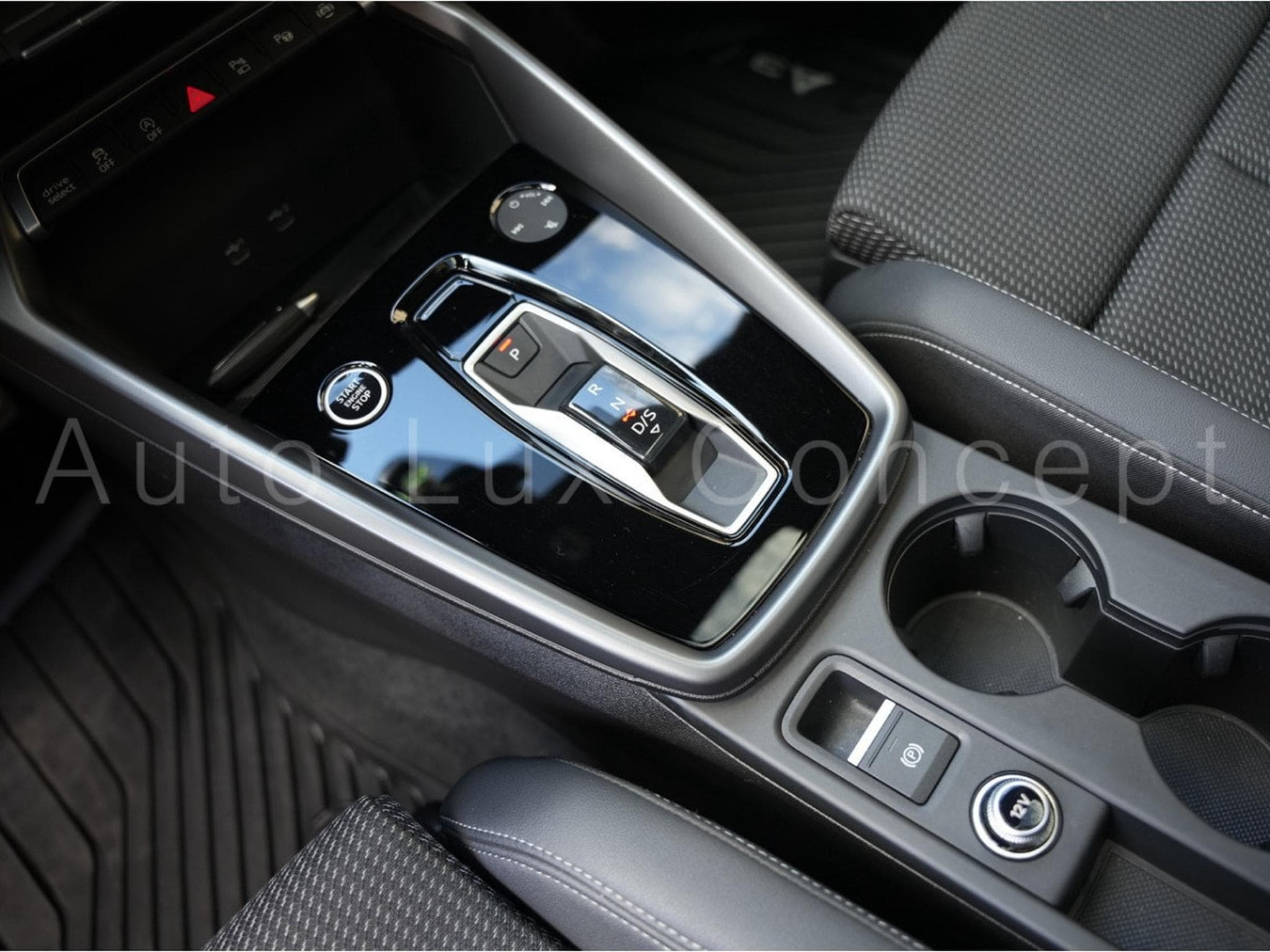 Audi A3 Sportback 35 TDI S line S tronic (2024) - Photo 24
