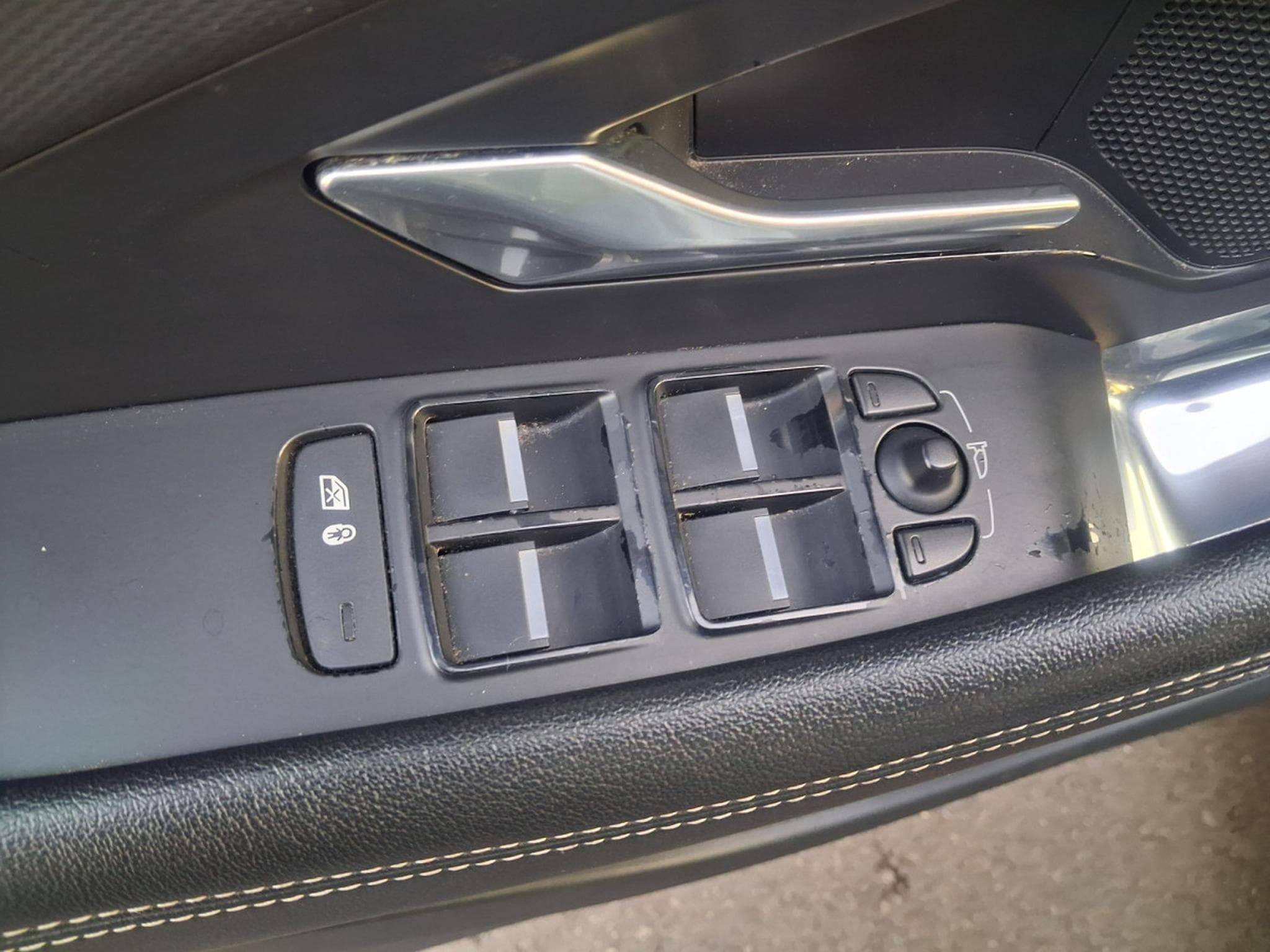 Jaguar E-Pace RDINAMIC (2018) - Photo 11