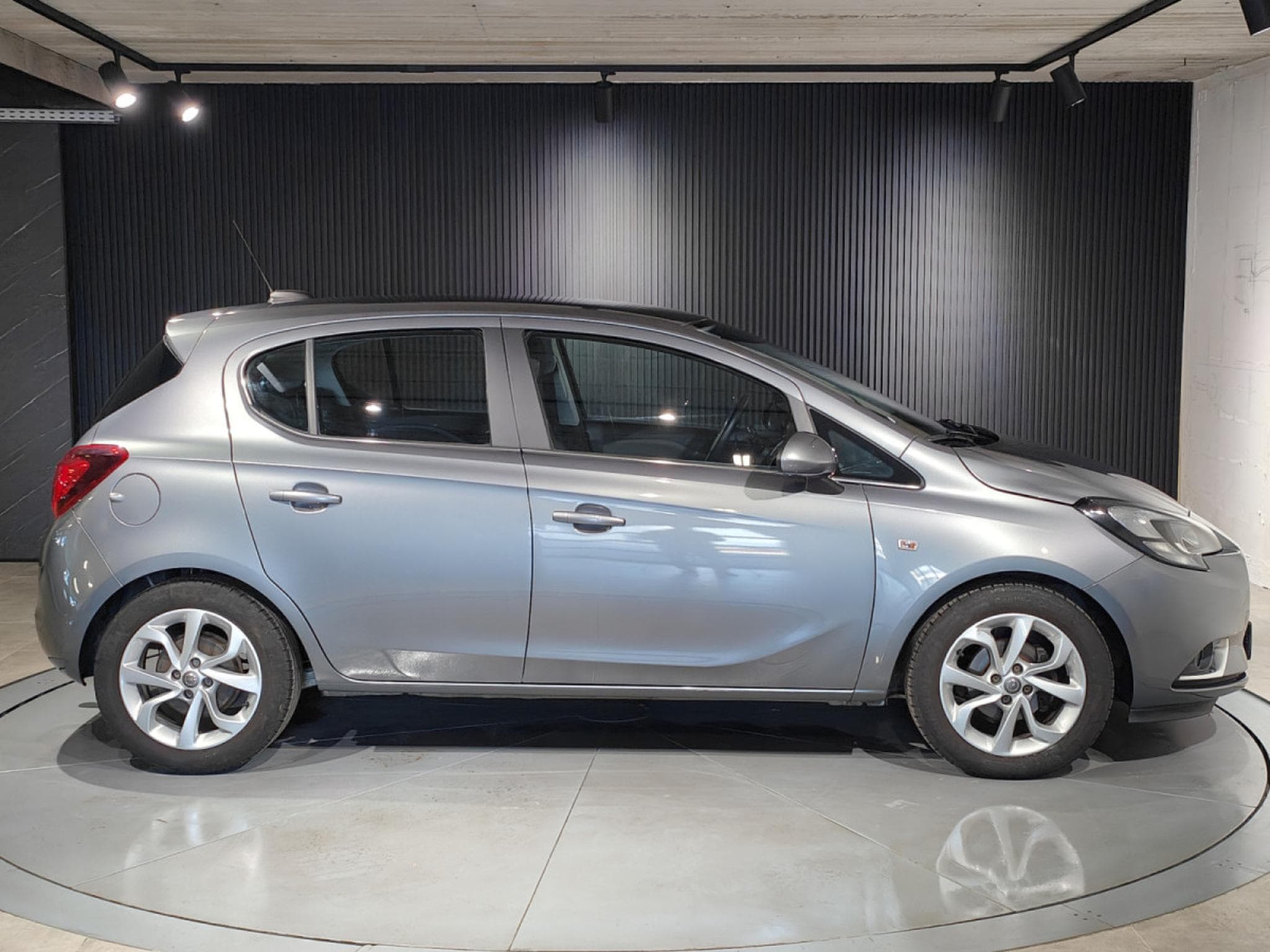 Opel Corsa 1.4i AUTOMATIQUE CLIMATISATION CARPLAY BLUETOOTH (2018) - Photo 2