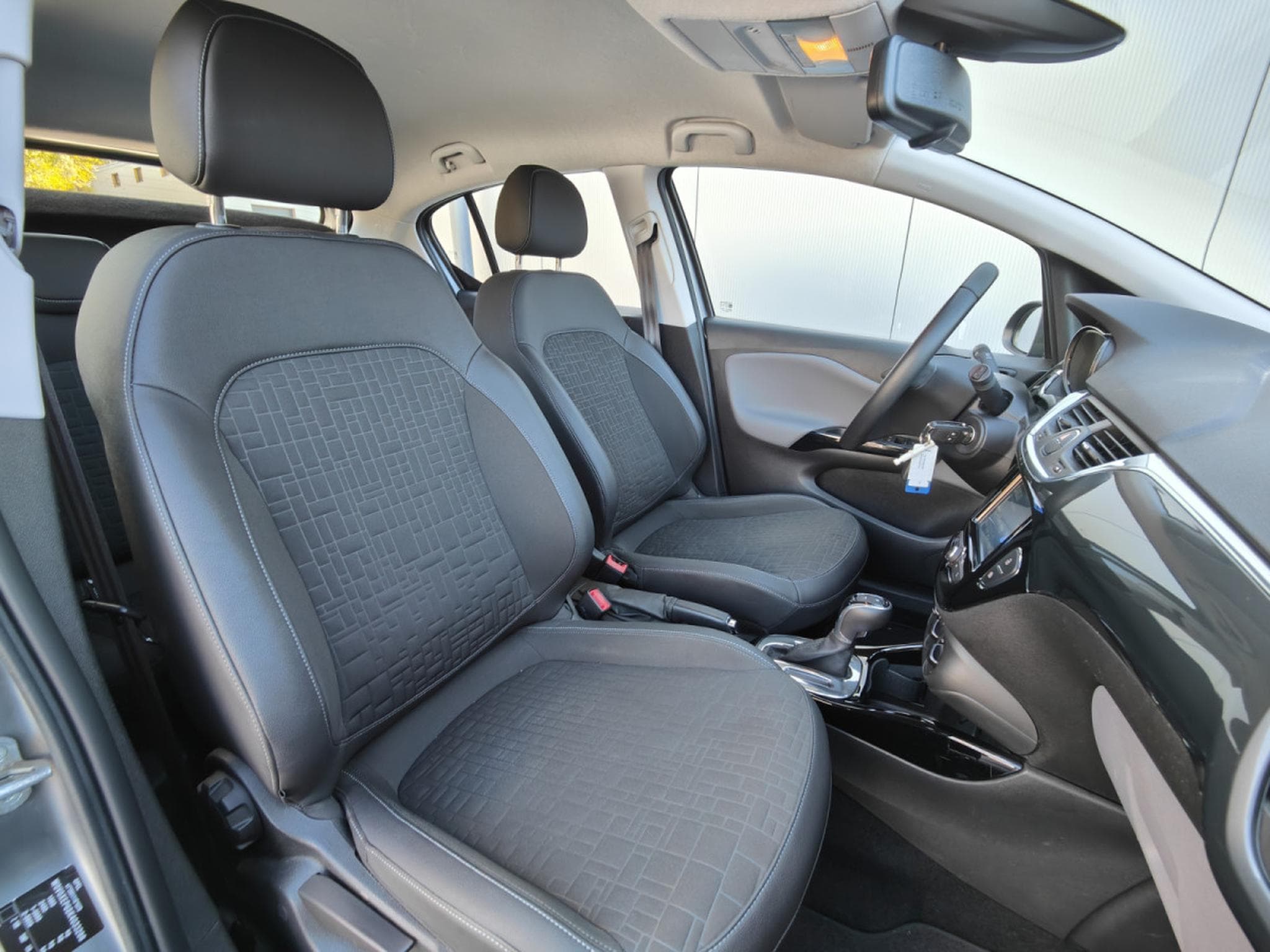 Opel Corsa 1.4i AUTOMATIQUE CLIMATISATION CARPLAY BLUETOOTH (2018) - Photo 7