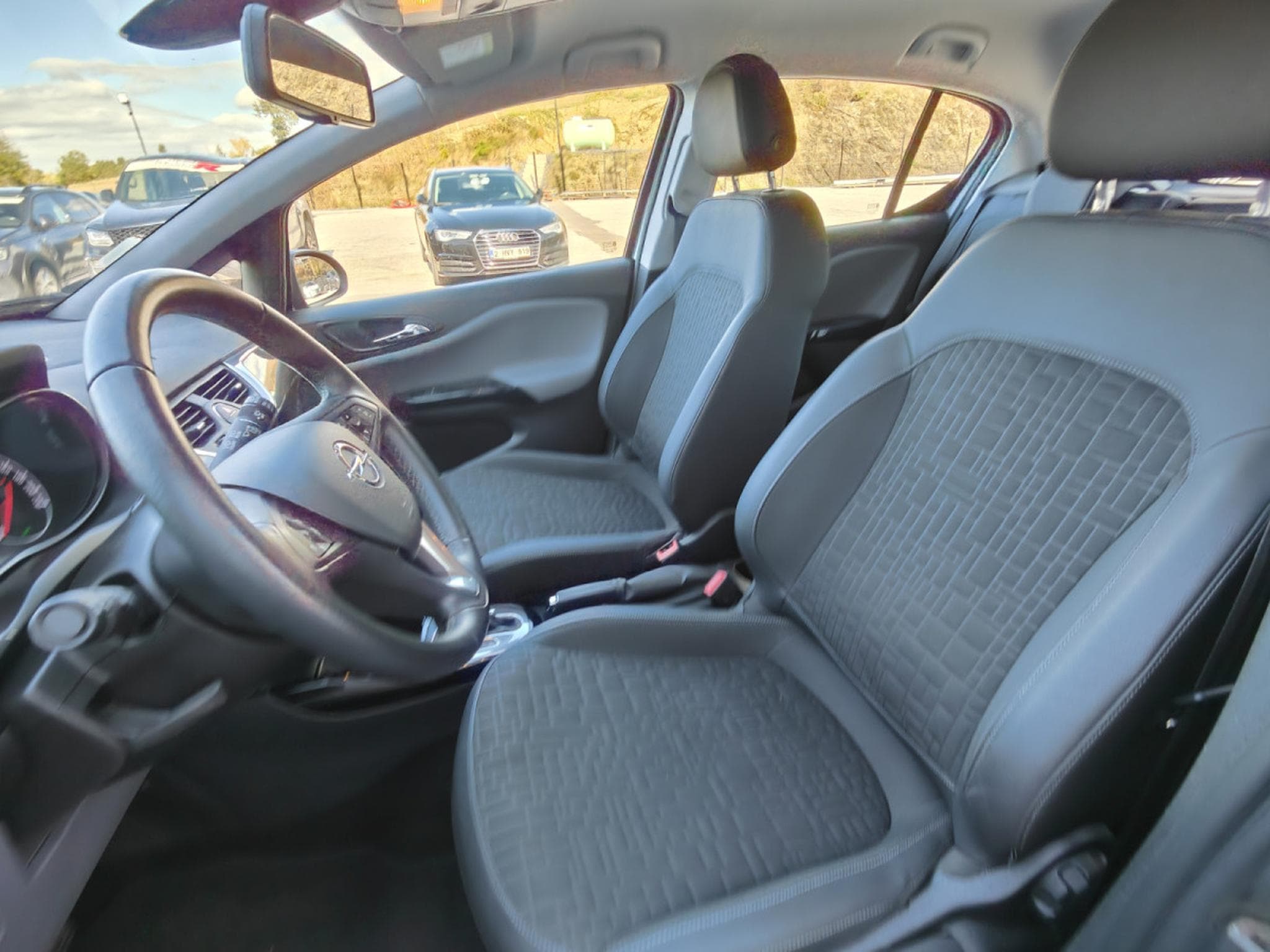 Opel Corsa 1.4i AUTOMATIQUE CLIMATISATION CARPLAY BLUETOOTH (2018) - Photo 12