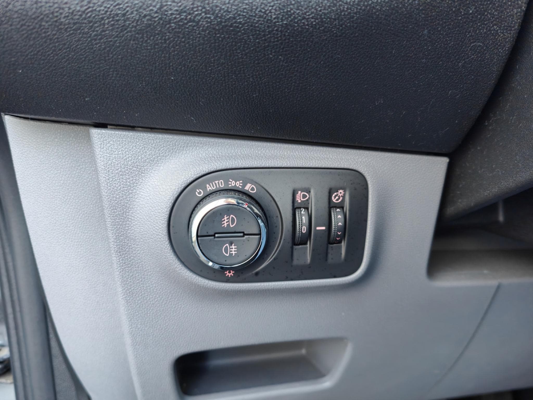 Opel Corsa 1.4i AUTOMATIQUE CLIMATISATION CARPLAY BLUETOOTH (2018) - Photo 22