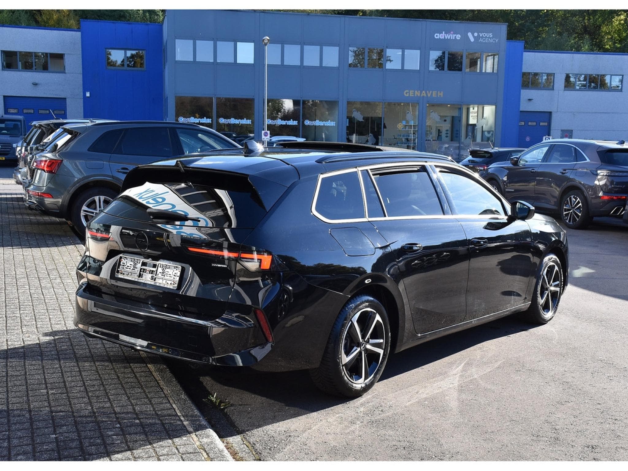 Opel Astra Sports Tourer 1.2 Hybrid 145 GS e-DCT6  MEMO PANO HUD CAM360 (2025) - Photo 4