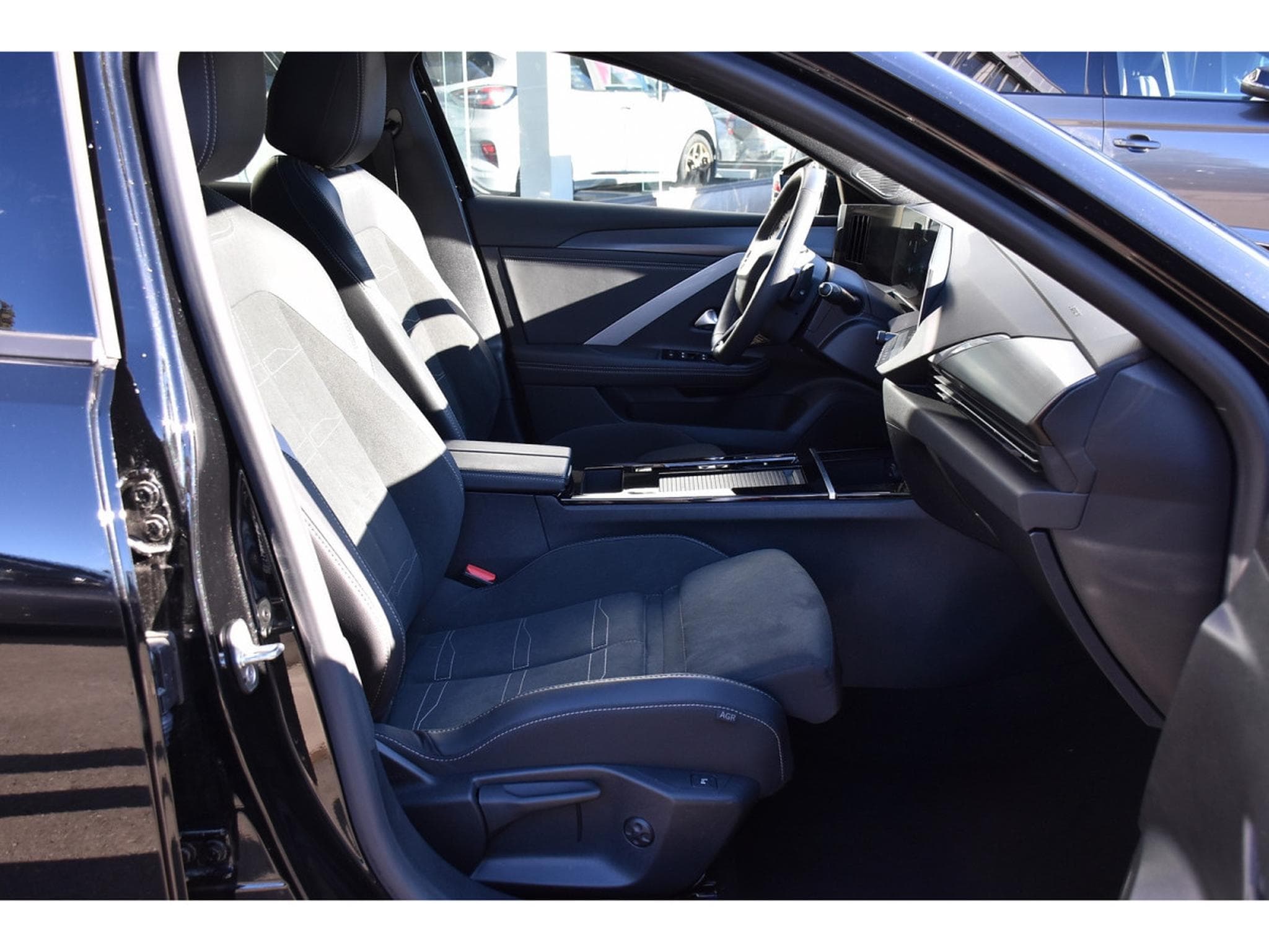 Opel Astra Sports Tourer 1.2 Hybrid 145 GS e-DCT6  MEMO PANO HUD CAM360 (2025) - Photo 7
