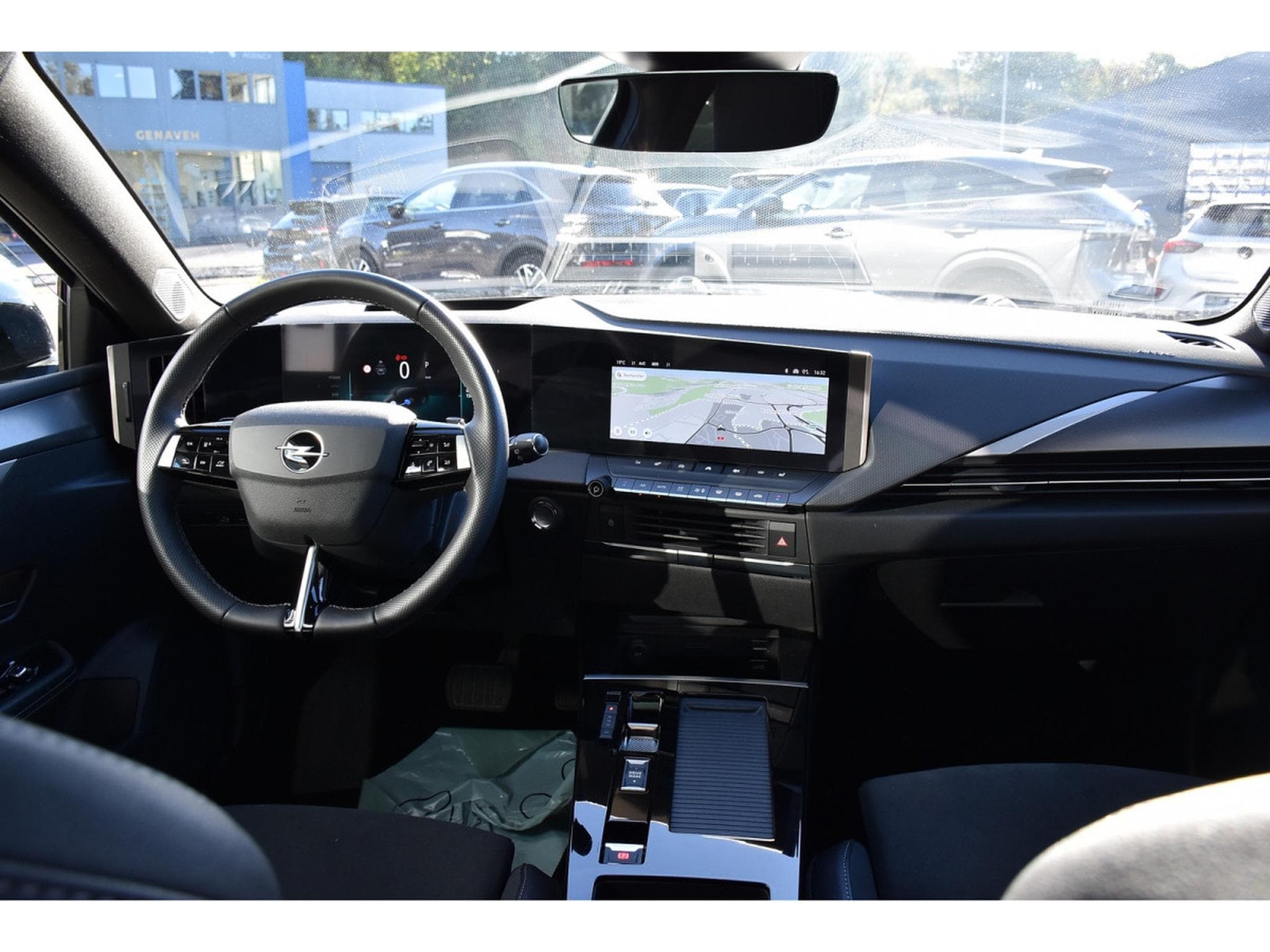 Opel Astra Sports Tourer 1.2 Hybrid 145 GS e-DCT6  MEMO PANO HUD CAM360 (2025) - Photo 10