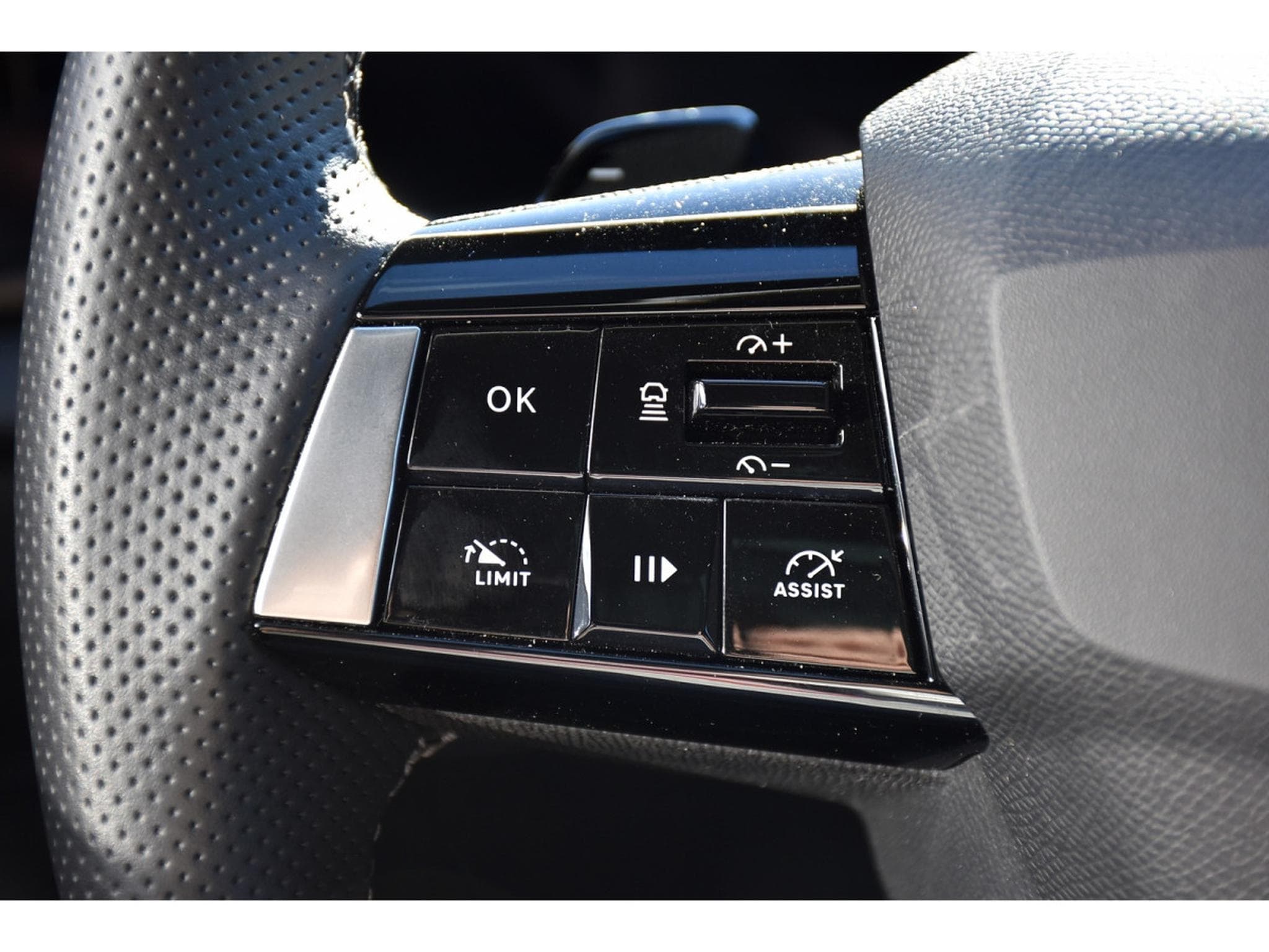 Opel Astra Sports Tourer 1.2 Hybrid 145 GS e-DCT6  MEMO PANO HUD CAM360 (2025) - Photo 20
