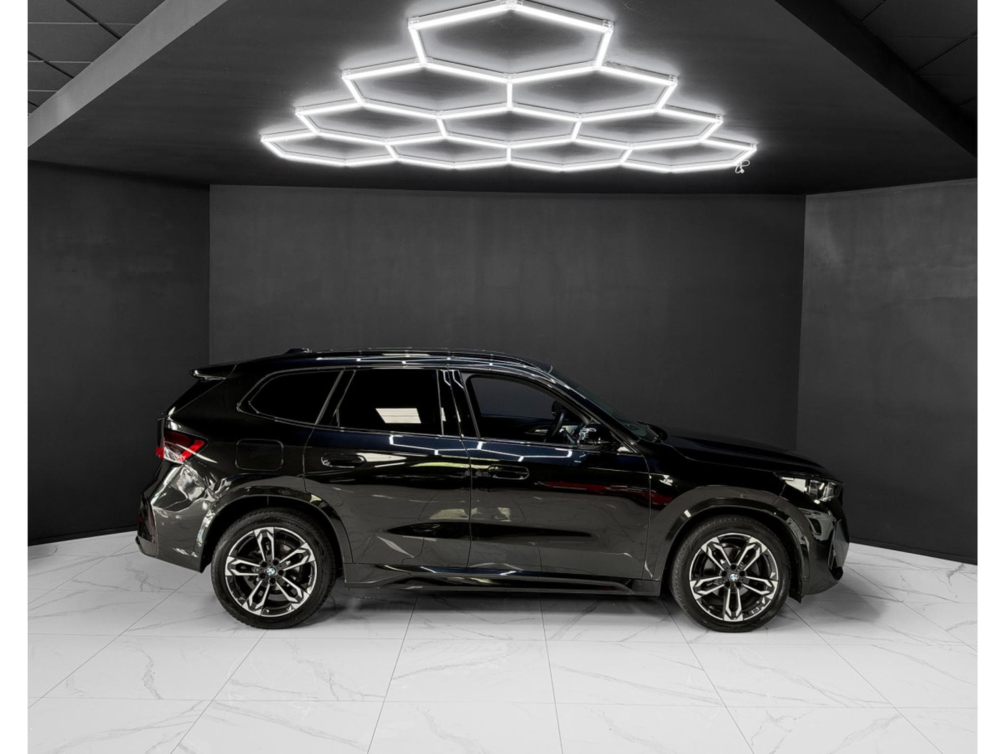 BMW X1 18d sDrive M Sport Pack (2024) - Photo 6