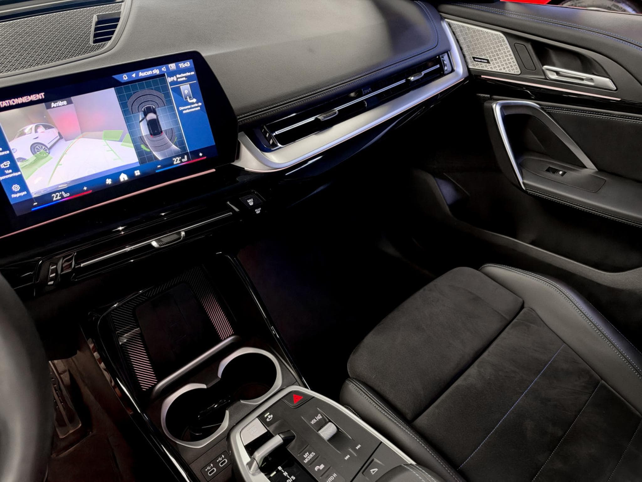BMW X1 18d sDrive M Sport Pack (2024) - Photo 12