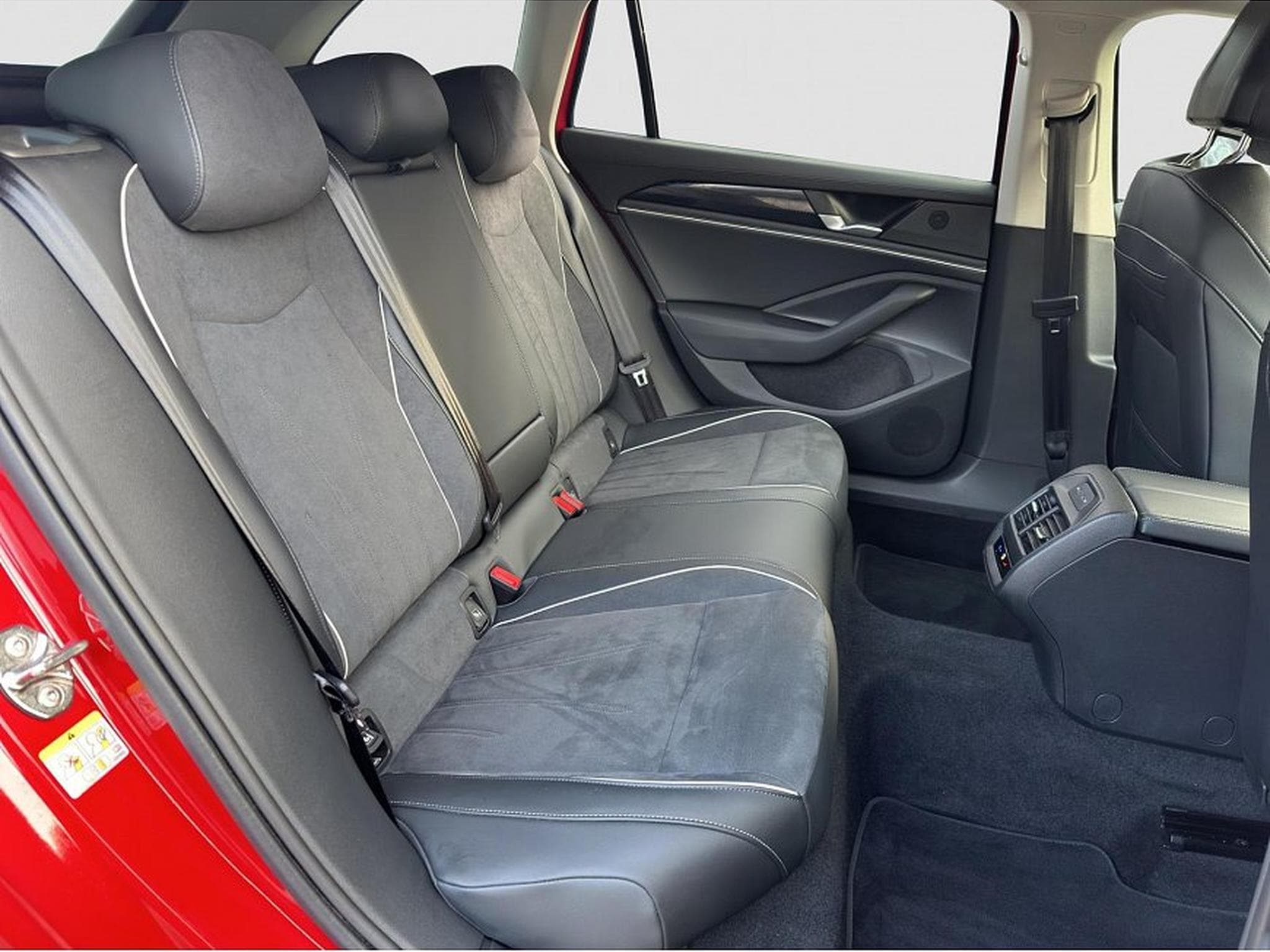 VW Passat (2026) - Photo 18