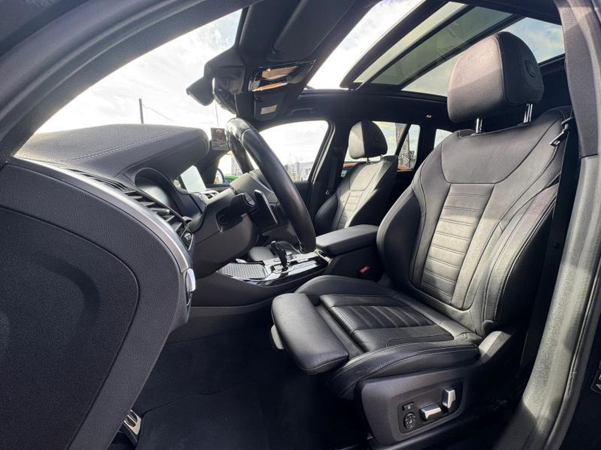 BMW X3 X3 xDrive30d pack M 3.0 265ch/Attelage/Toit ouvrant/Sièges é (2020) - Photo 17