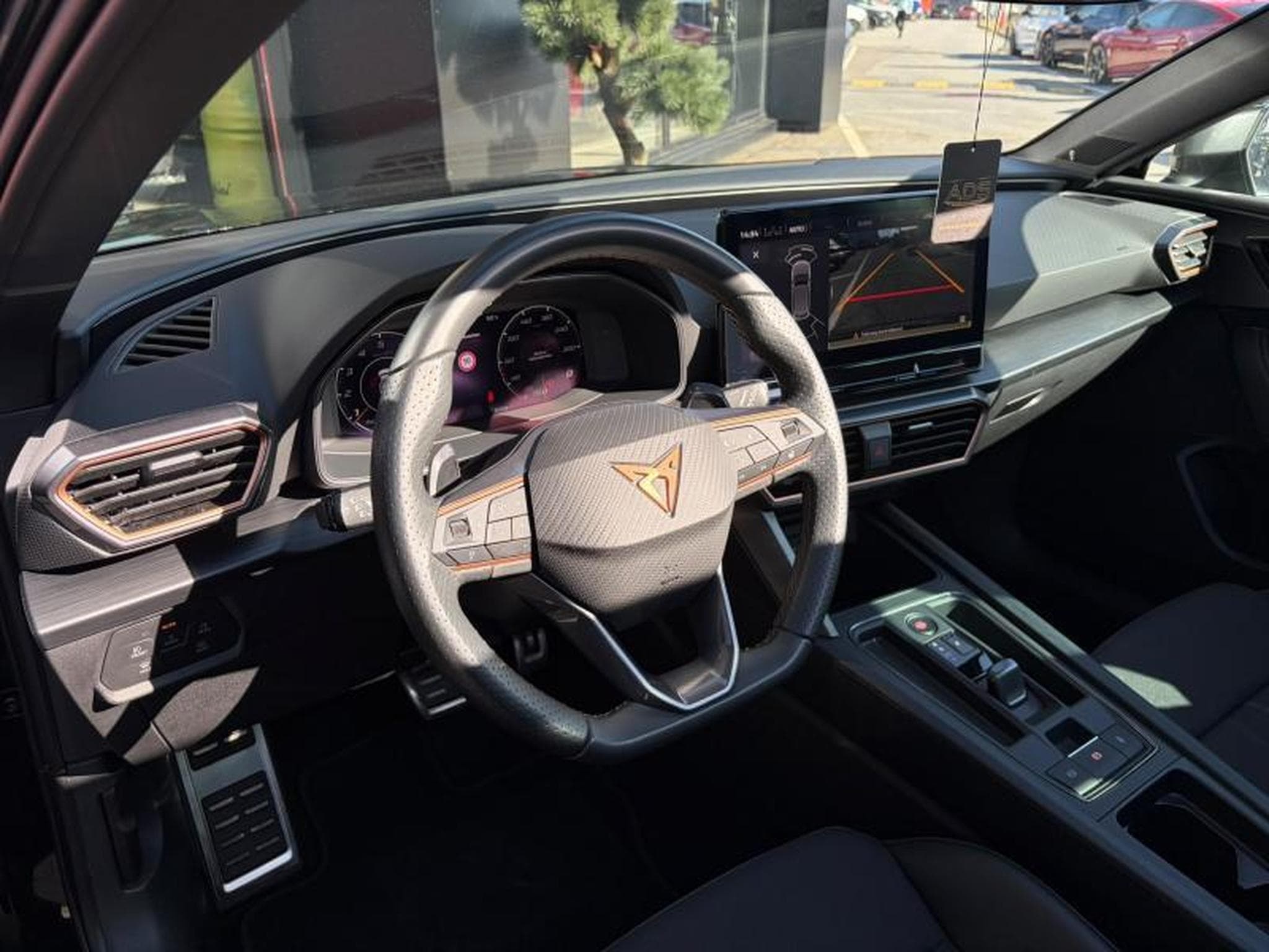 Cupra Leon VZ/2.0 300ch/Toit Ouvrant/Attelage/Camera/Sièges chauffants (2024) - Foto 6