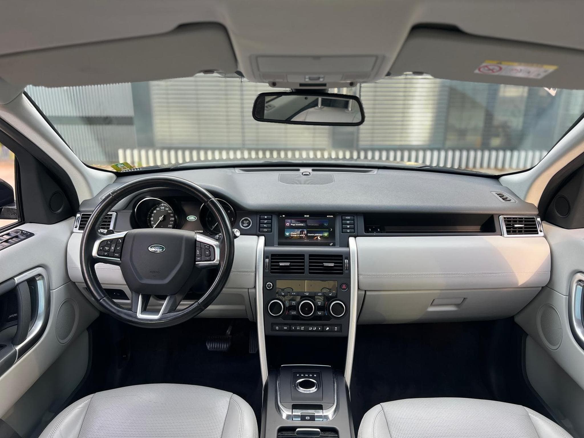Land-Rover Discovery Sport AUTOMATIQUE / DIESEL / 4X4 (2019) - Foto 9