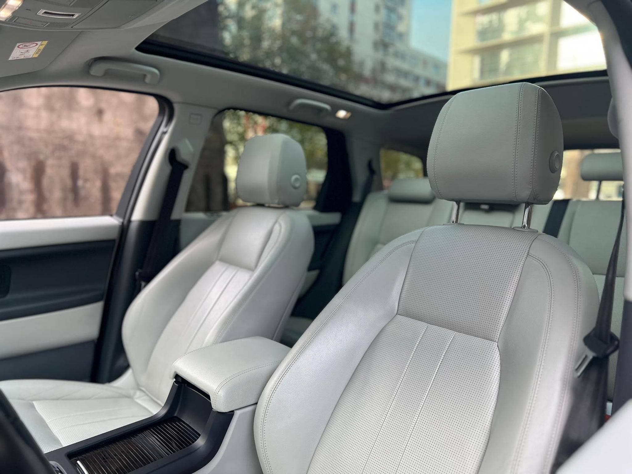 Land-Rover Discovery Sport AUTOMATIQUE / DIESEL / 4X4 (2019) - Foto 13