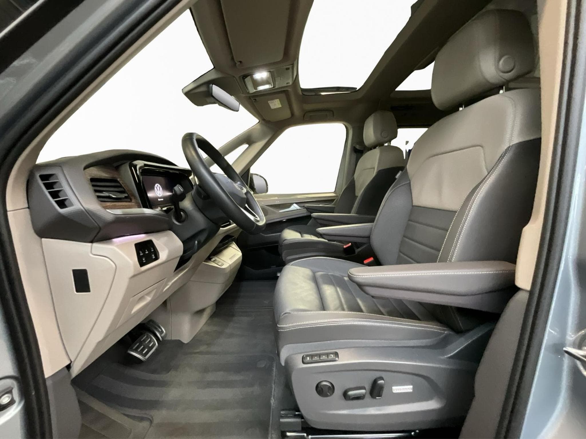 VW T7 Style+DSG+7sitze+LM19+Pano (2025) - Photo 9