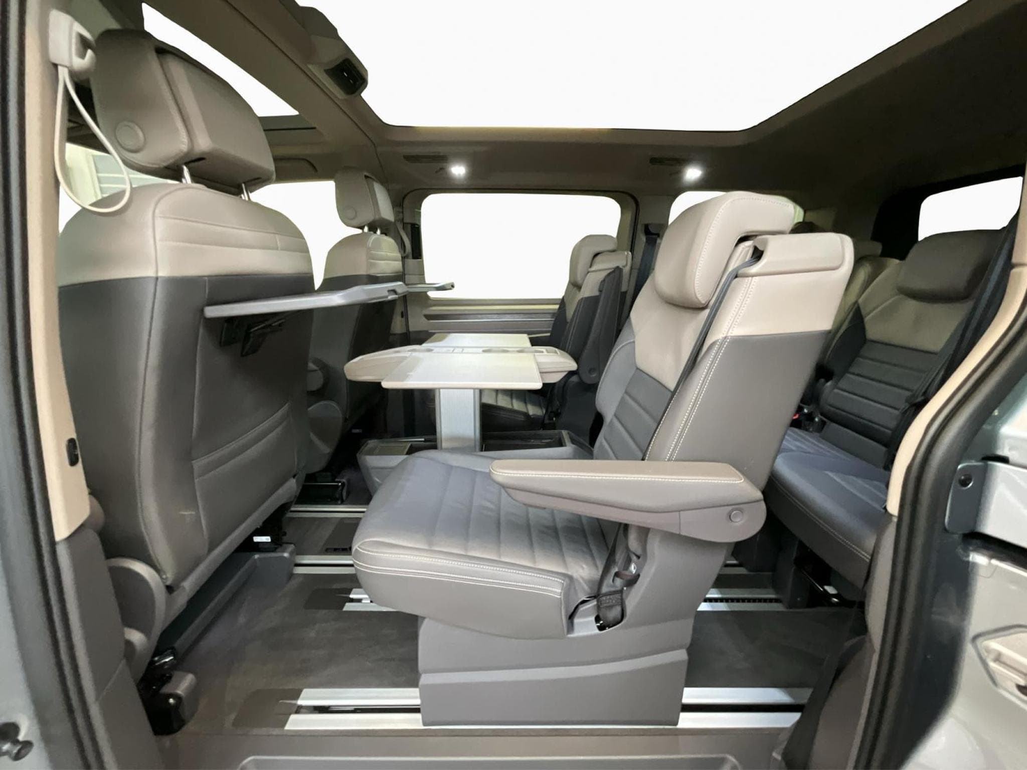 VW T7 Style+DSG+7sitze+LM19+Pano (2025) - Photo 16