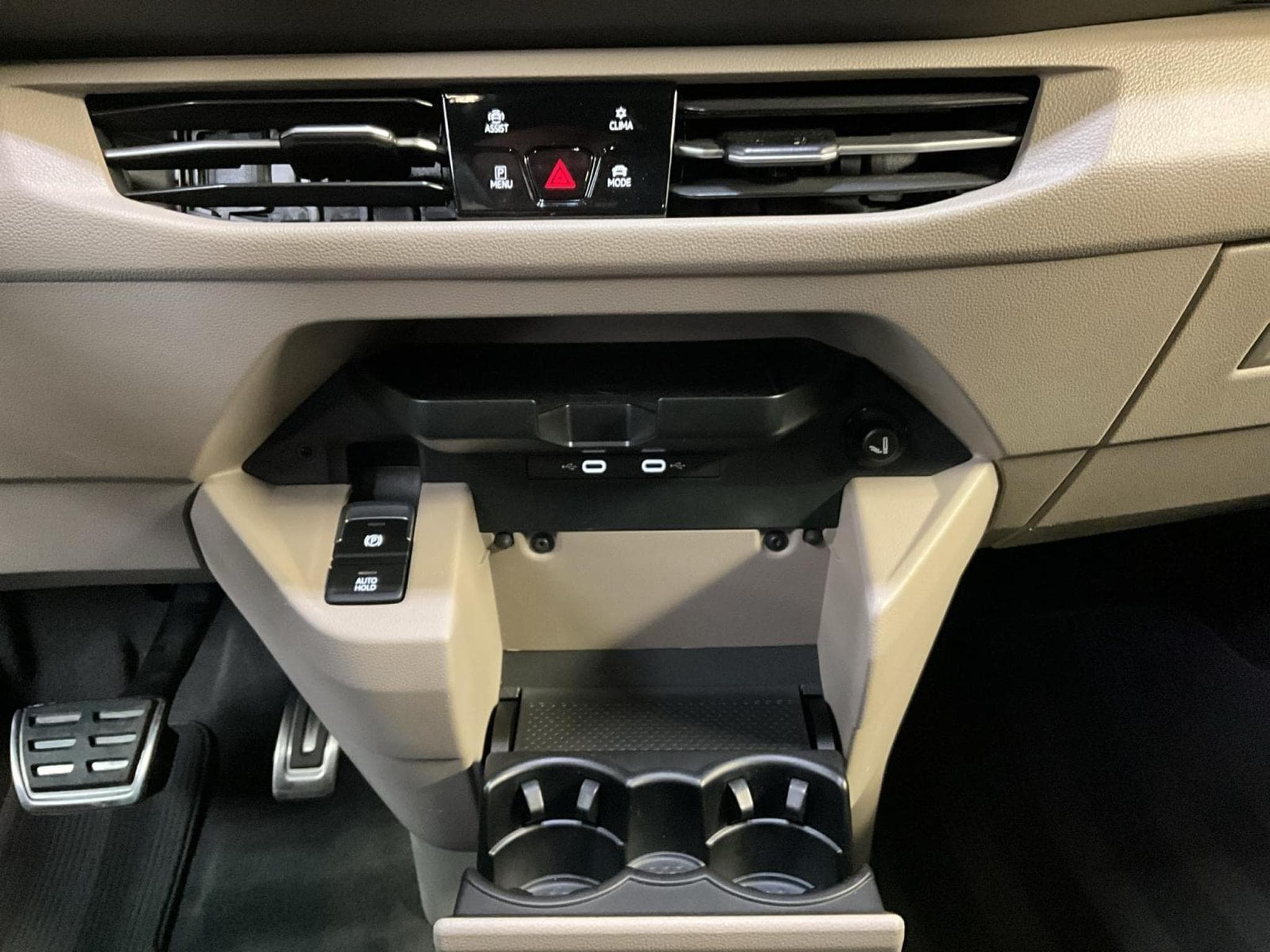 VW T7 Style+DSG+7sitze+LM19+Pano (2025) - Photo 22