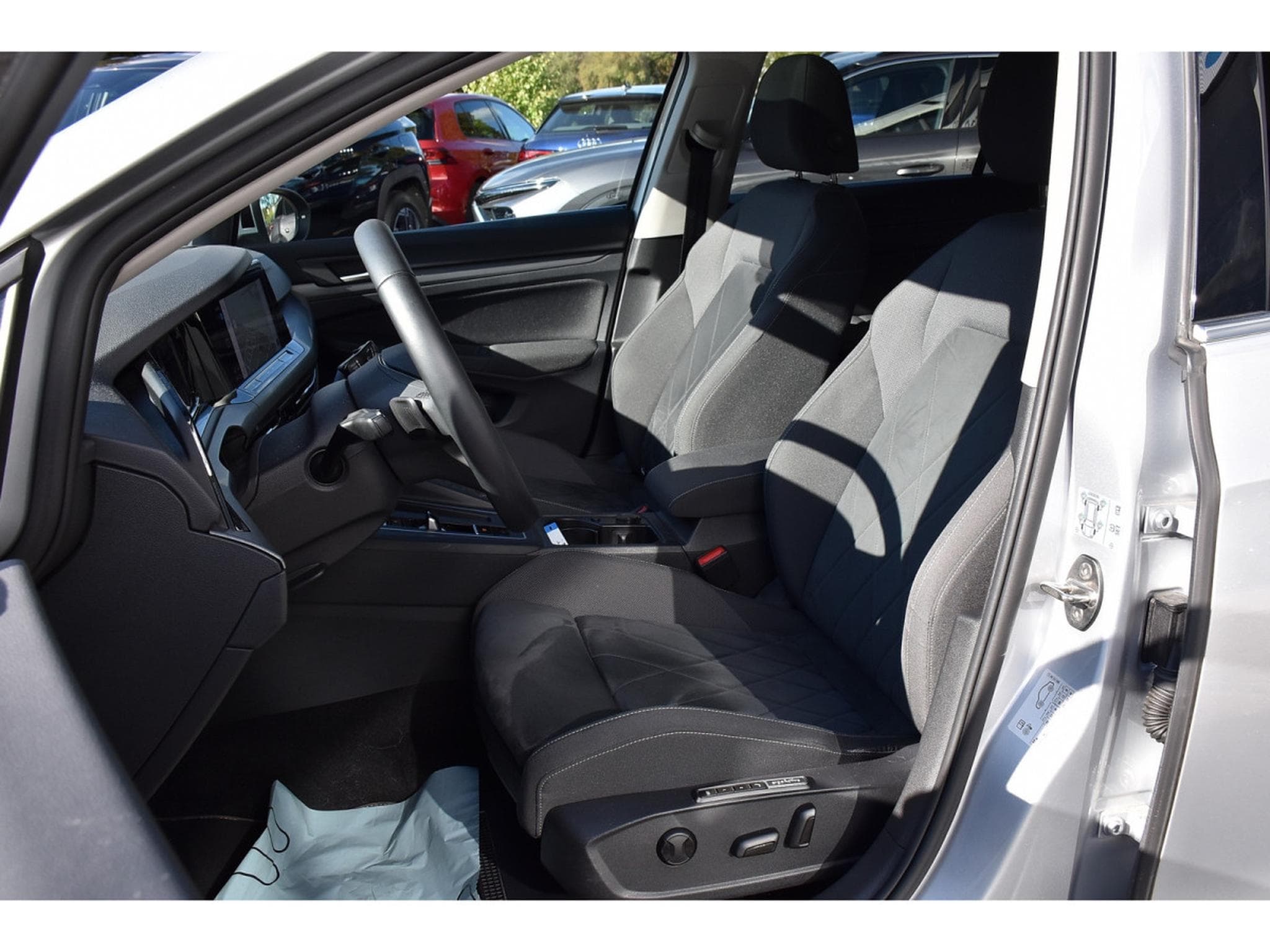 VW Golf 1.5 eTSI Style DSG PANO TRAVEL SIDE MEMO CAM 1° MAIN (2022) - Photo 6