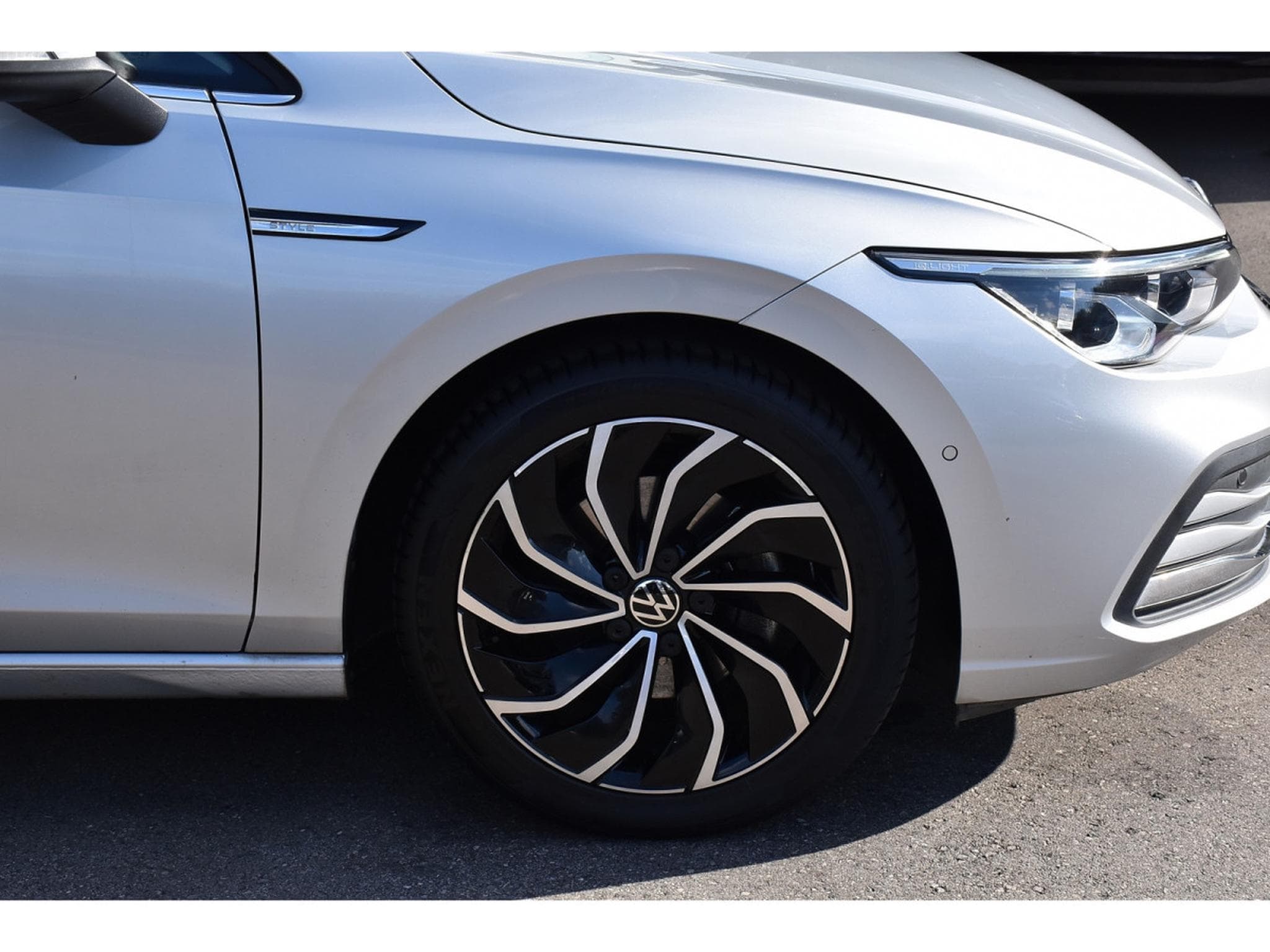 VW Golf 1.5 eTSI Style DSG PANO TRAVEL SIDE MEMO CAM 1° MAIN (2022) - Photo 5