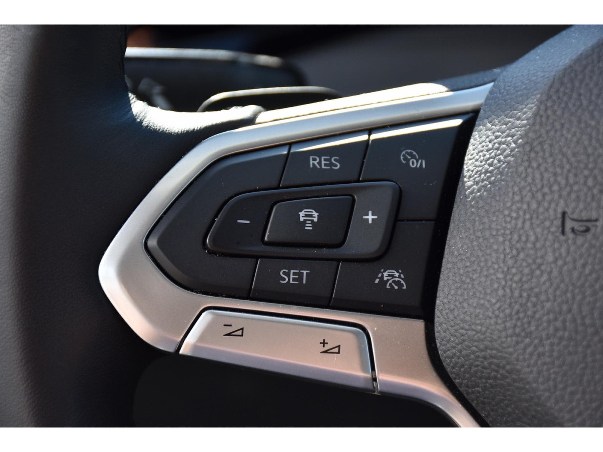 VW Golf 1.5 eTSI Style DSG PANO TRAVEL SIDE MEMO CAM 1° MAIN (2022) - Photo 20