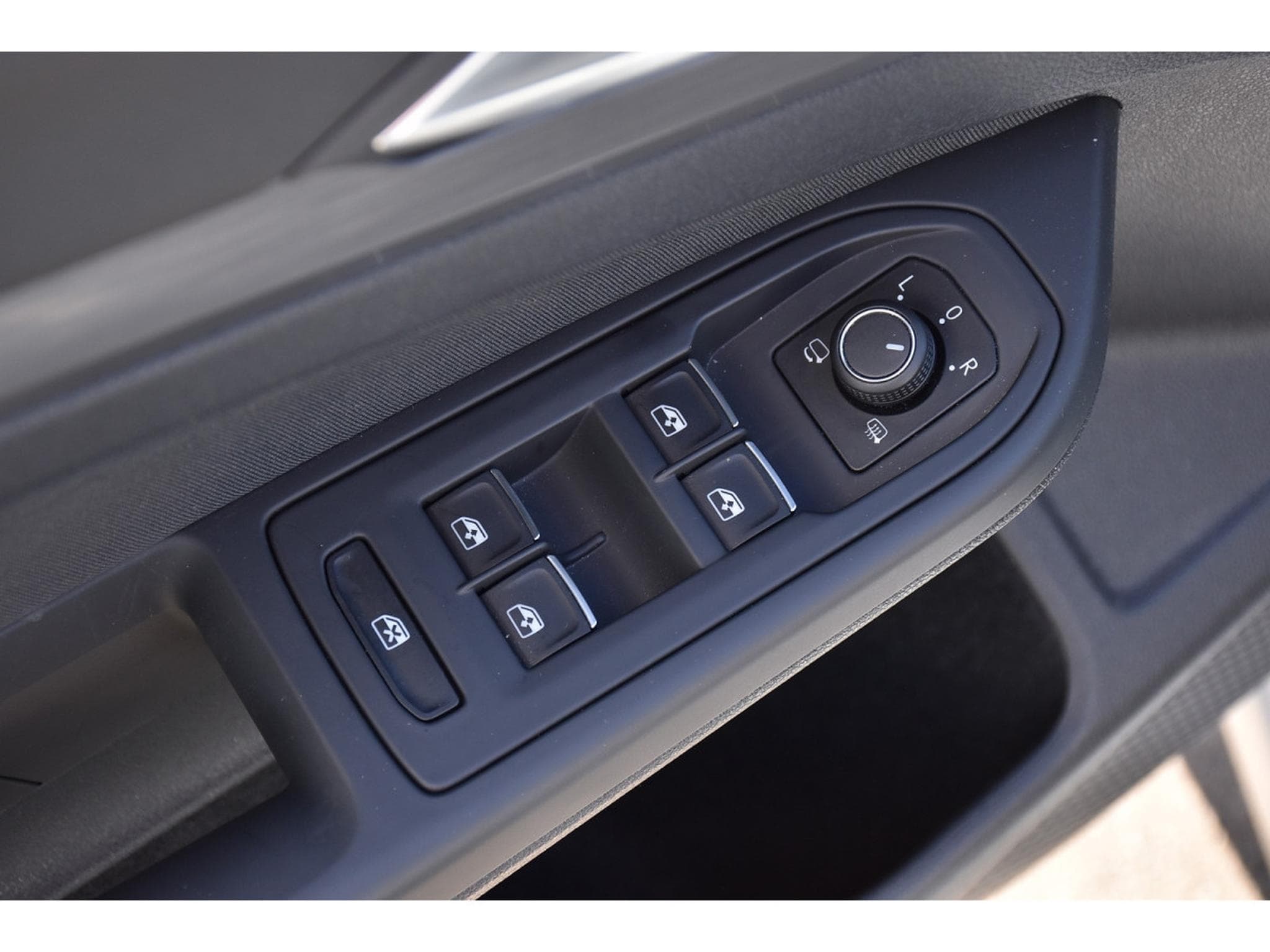VW Golf 1.5 eTSI Style DSG PANO TRAVEL SIDE MEMO CAM 1° MAIN (2022) - Photo 23