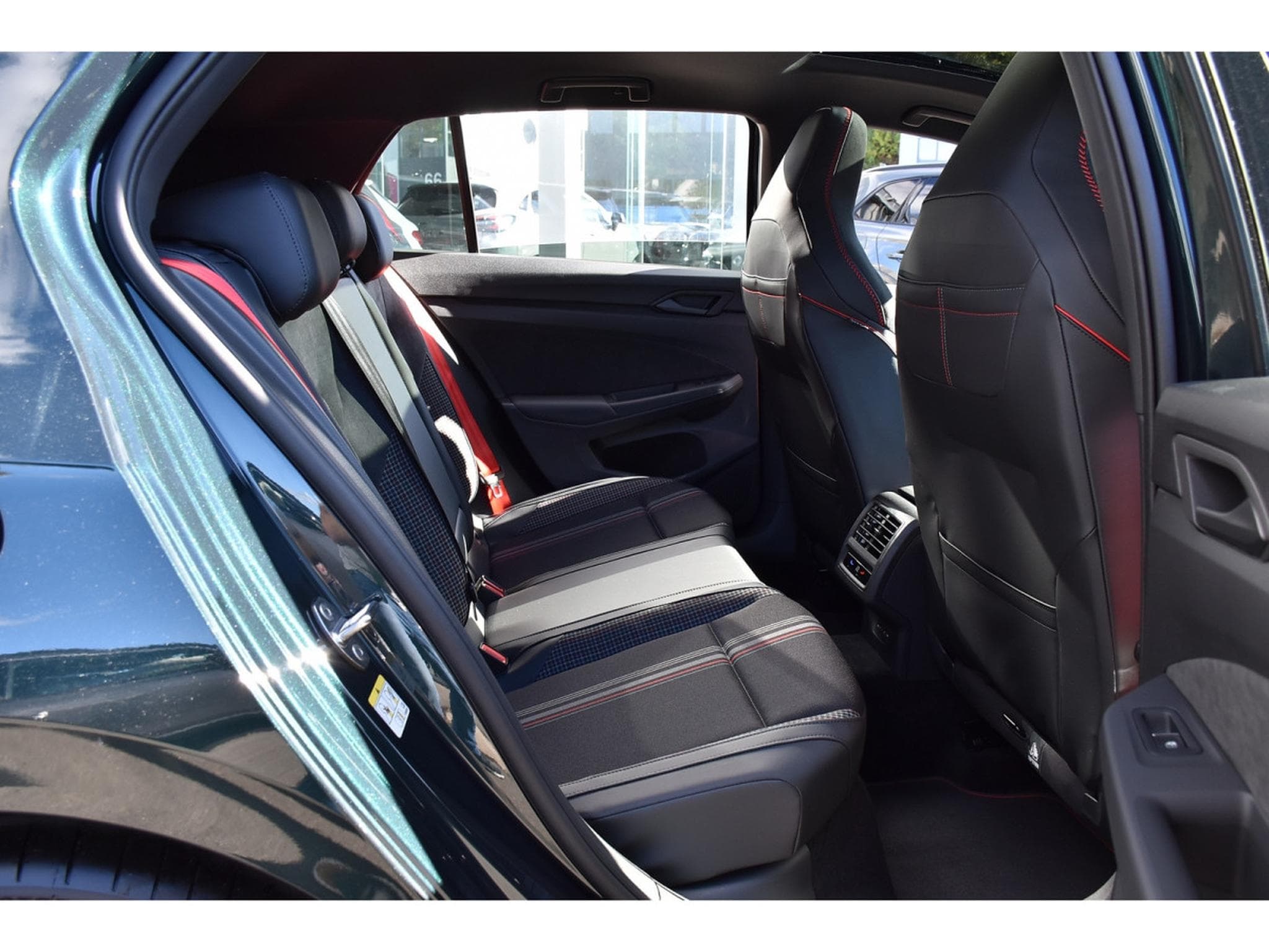 VW Golf GTI 2.0 TSI DSG Edition 50 TO TRAVEL PACK HIVER NEUVE (2026) - Photo 8