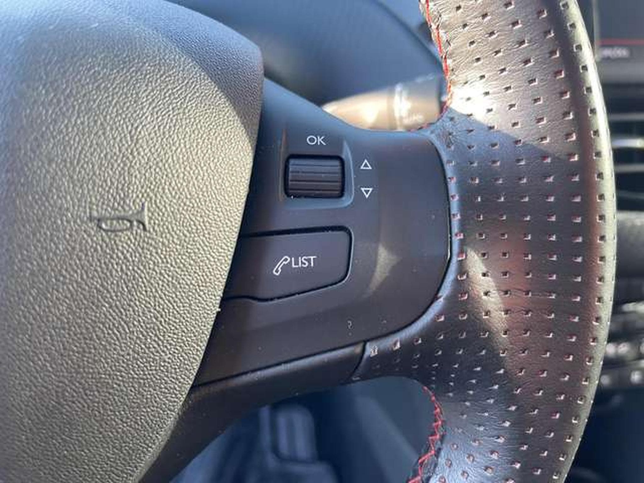 Peugeot 208 208 110 CH GT LINE-JUSQU'A 36 MOIS DE GARANTIE (2019) - Photo 12