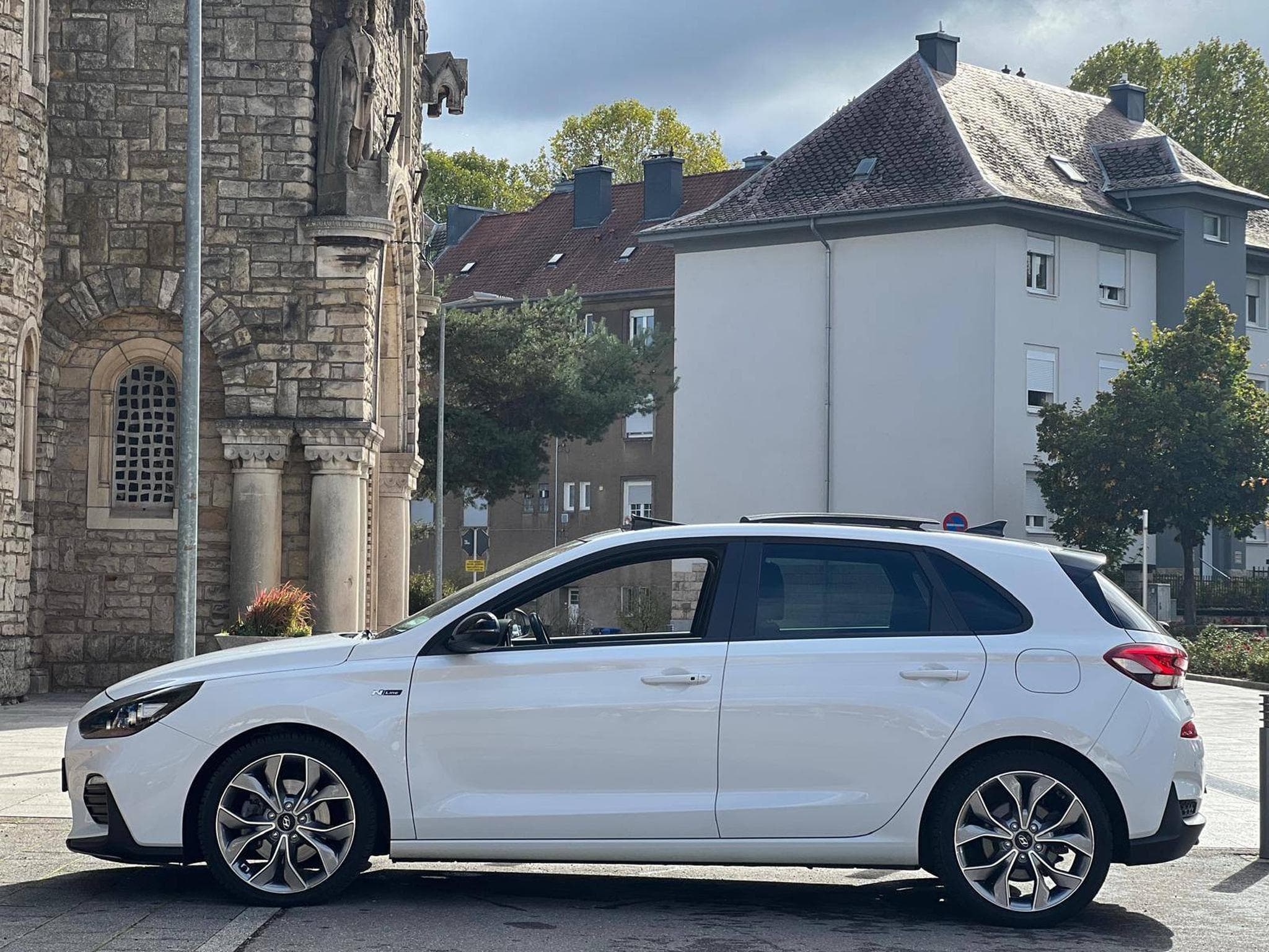 Hyundai i30 N Line / Automatique / Essence / Panoramique / (2019) - Foto 7