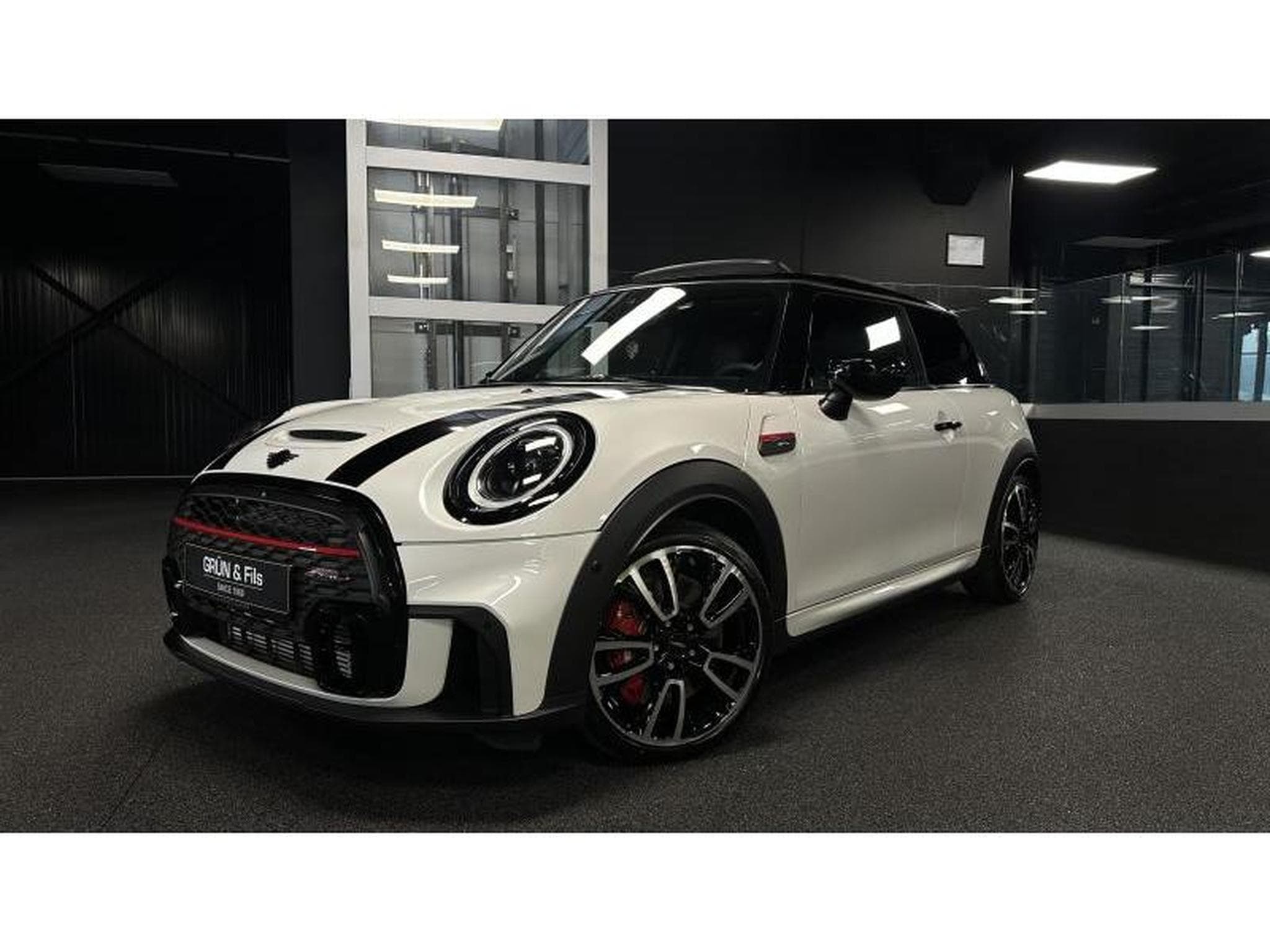 MINI Cooper John Cooper Works (2024) - Foto 4
