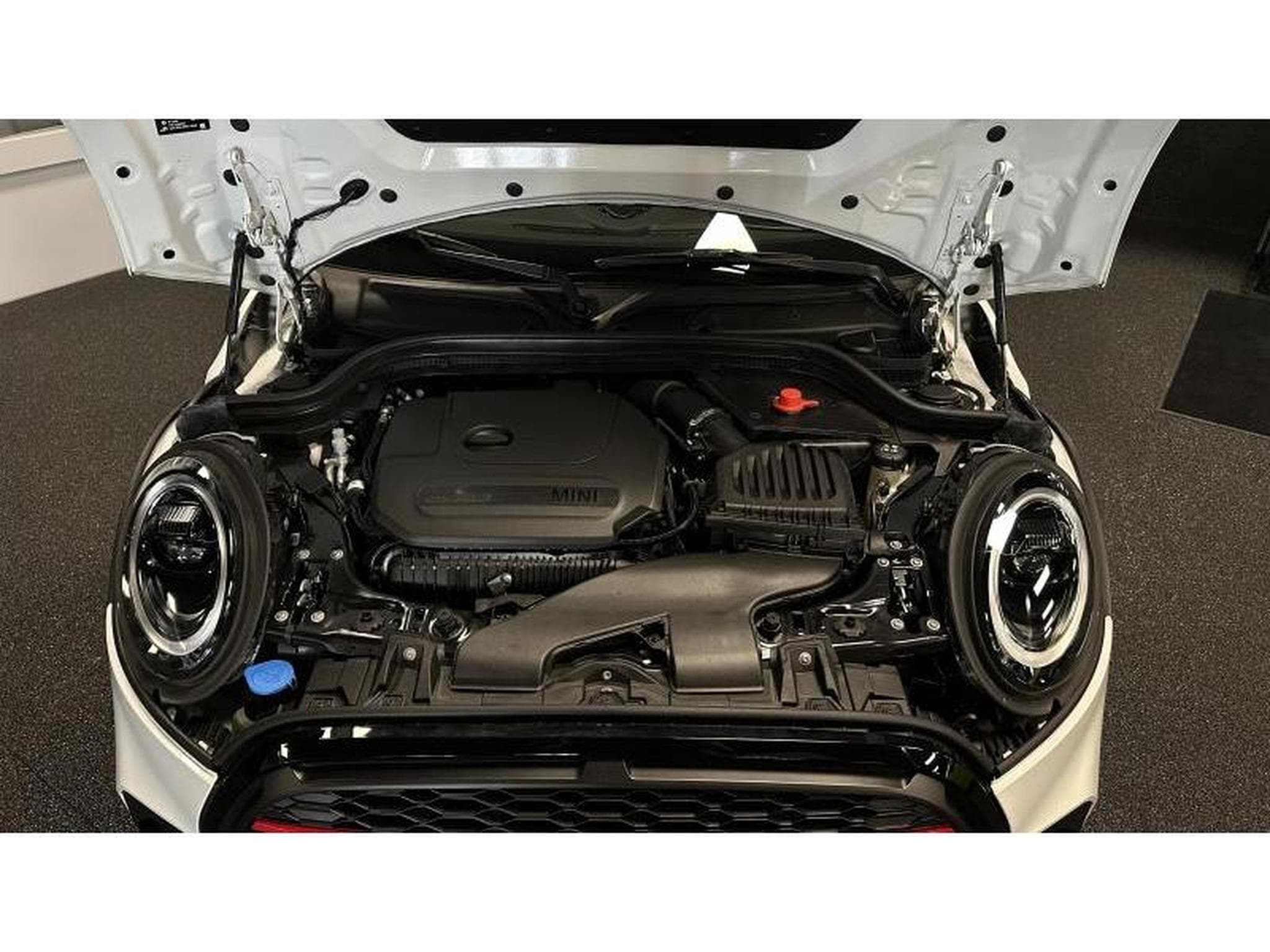 MINI Cooper John Cooper Works (2024) - Foto 10