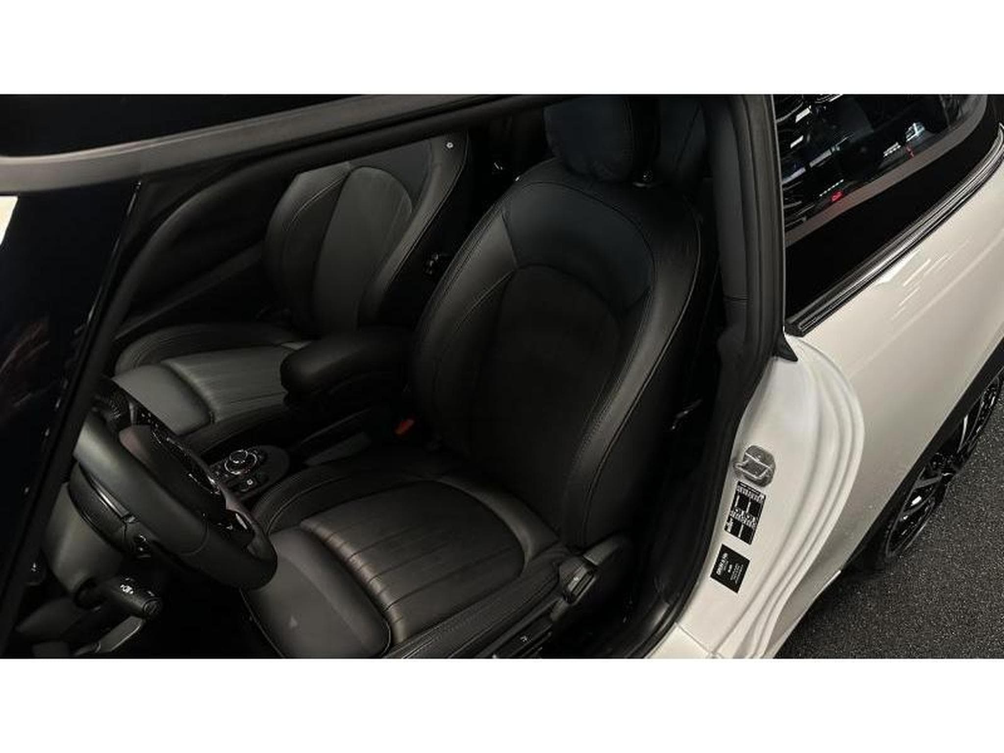 MINI Cooper John Cooper Works (2024) - Foto 14