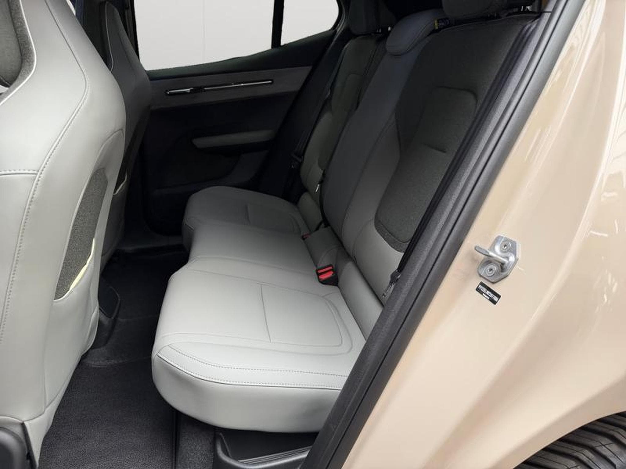 Volvo EX30 Plus BLACK EDITION P5 Long Range / Électrique 2026 (2025) - Photo 13