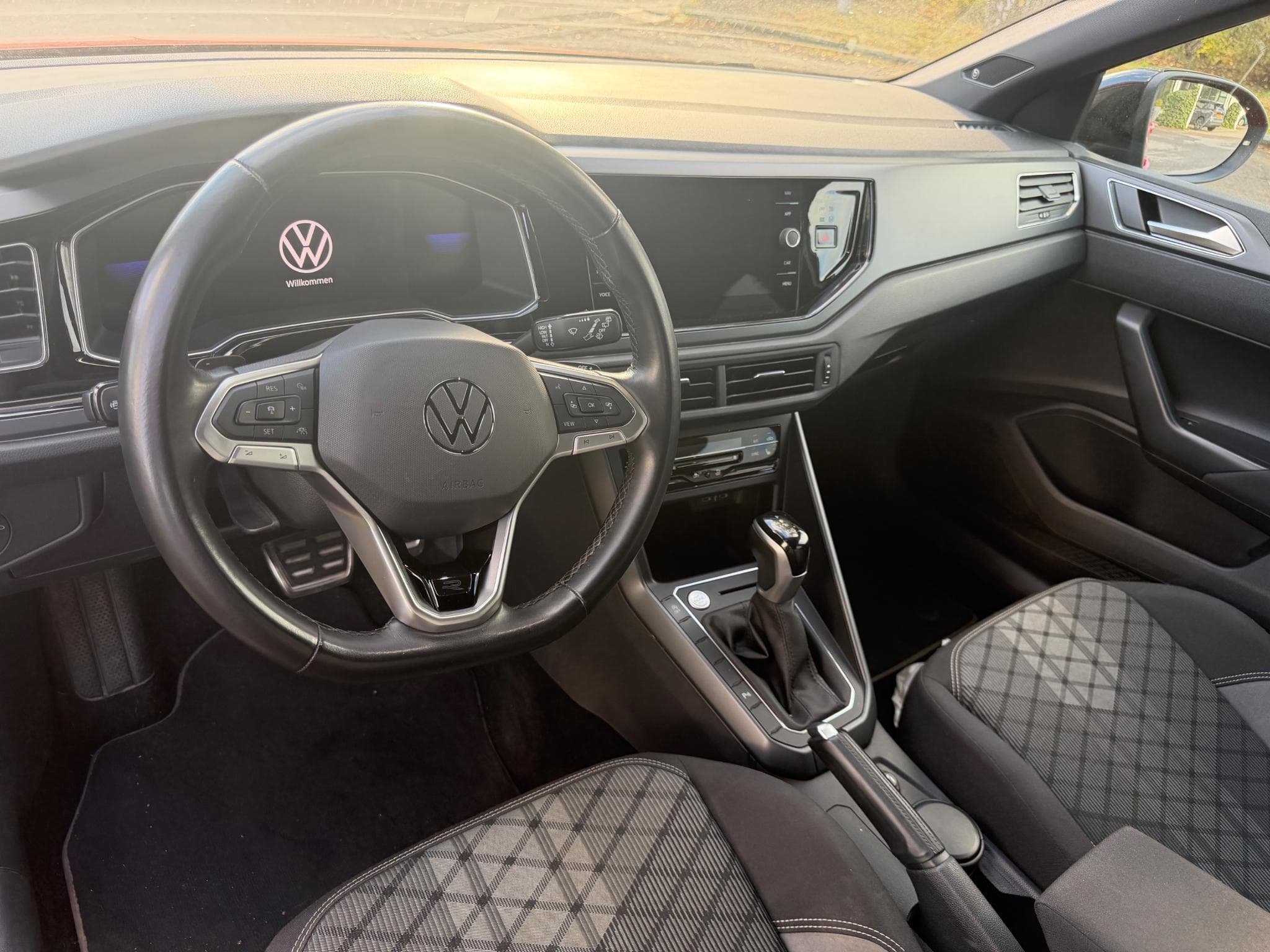 VW Taigo R-Line 1.5 TSI 110 kW DSG7 (2023) - Photo 4