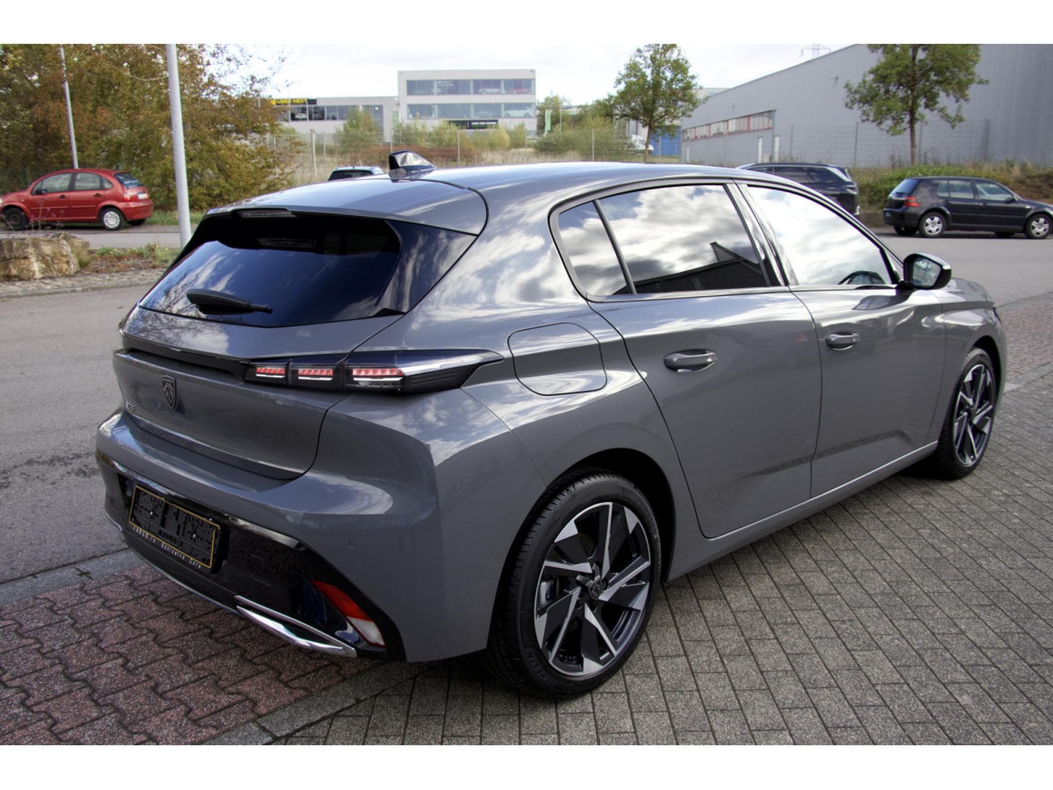 Peugeot 308 1.5 BlueHDi 130 EAT8 Allure ACC 360° Navi LED PDC (2024) - Foto 5