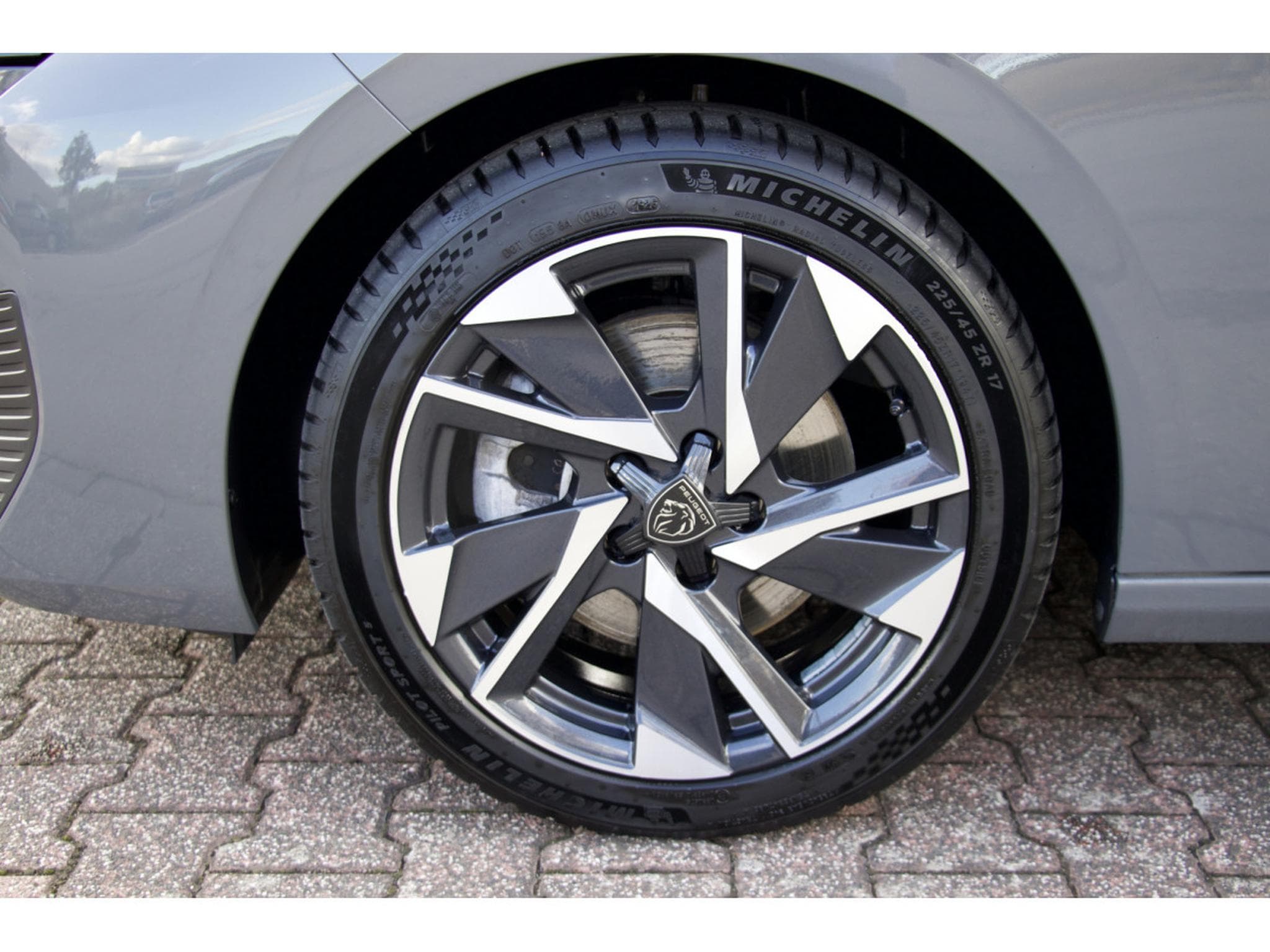Peugeot 308 1.5 BlueHDi 130 EAT8 Allure ACC 360° Navi LED PDC (2024) - Foto 6