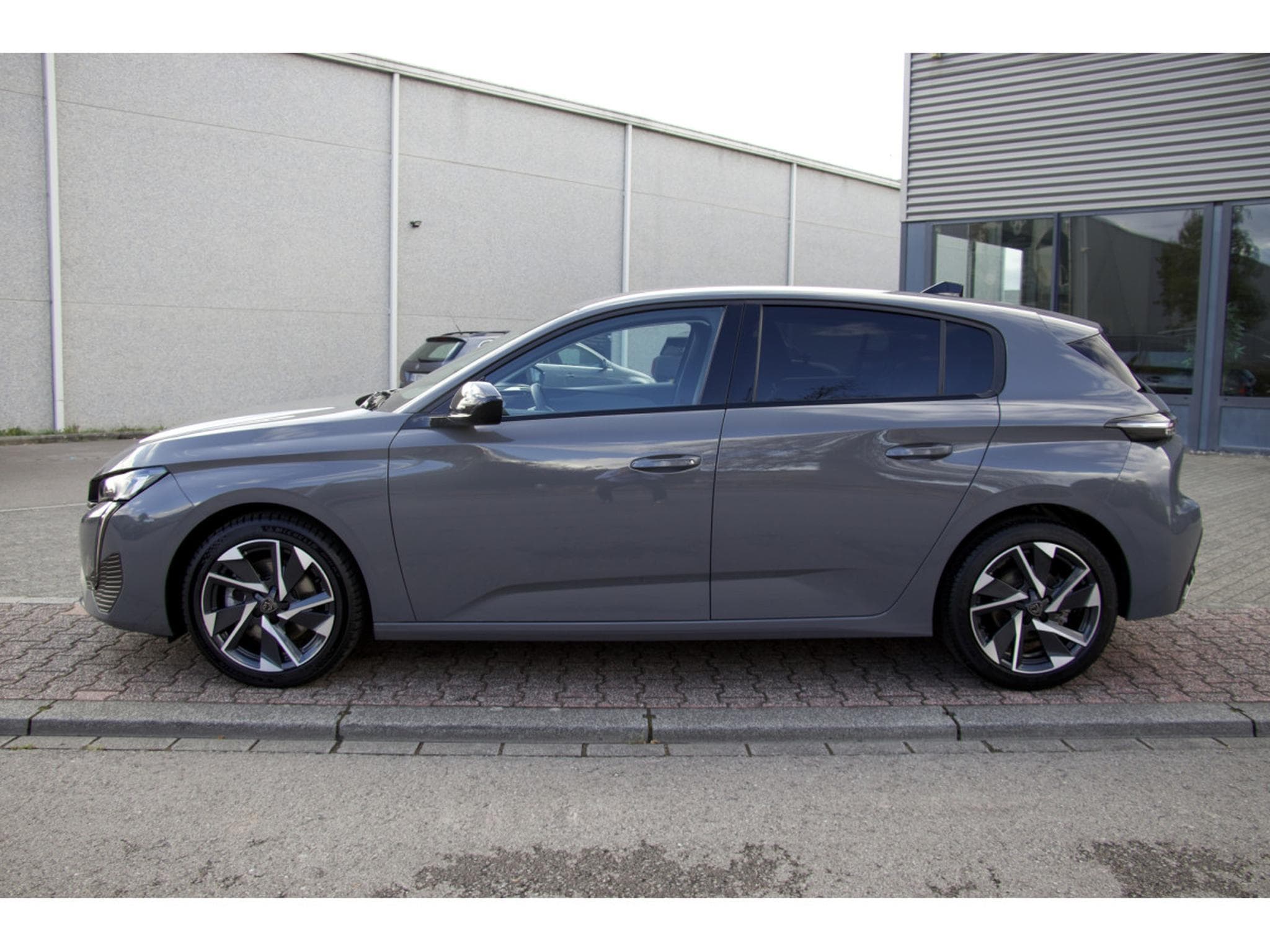 Peugeot 308 1.5 BlueHDi 130 EAT8 Allure ACC 360° Navi LED PDC (2024) - Foto 3