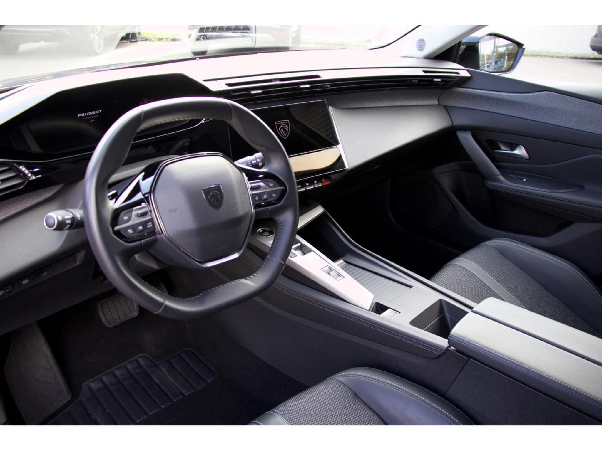 Peugeot 308 1.5 BlueHDi 130 EAT8 Allure ACC 360° Navi LED PDC (2024) - Foto 9
