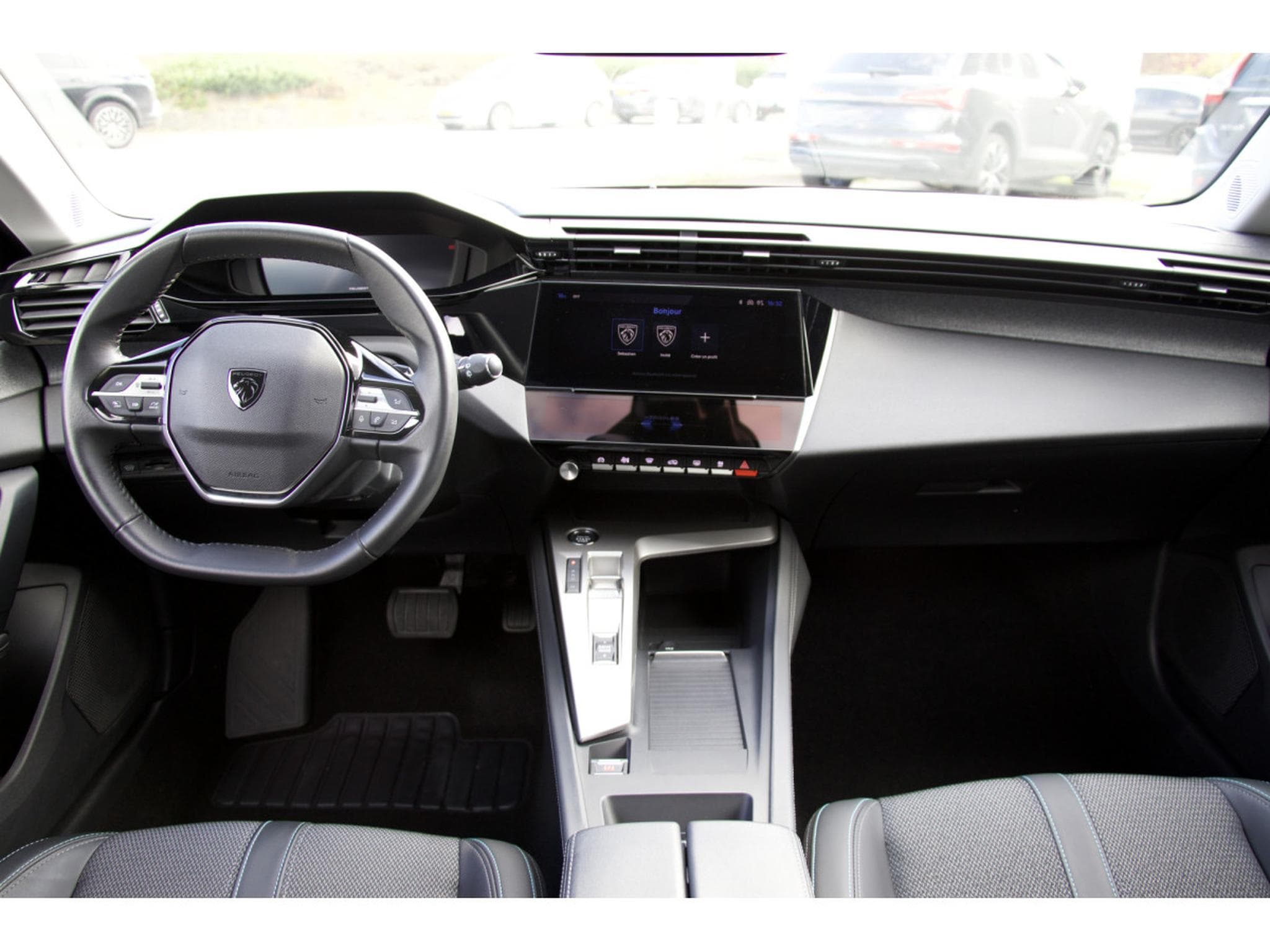 Peugeot 308 1.5 BlueHDi 130 EAT8 Allure ACC 360° Navi LED PDC (2024) - Foto 10