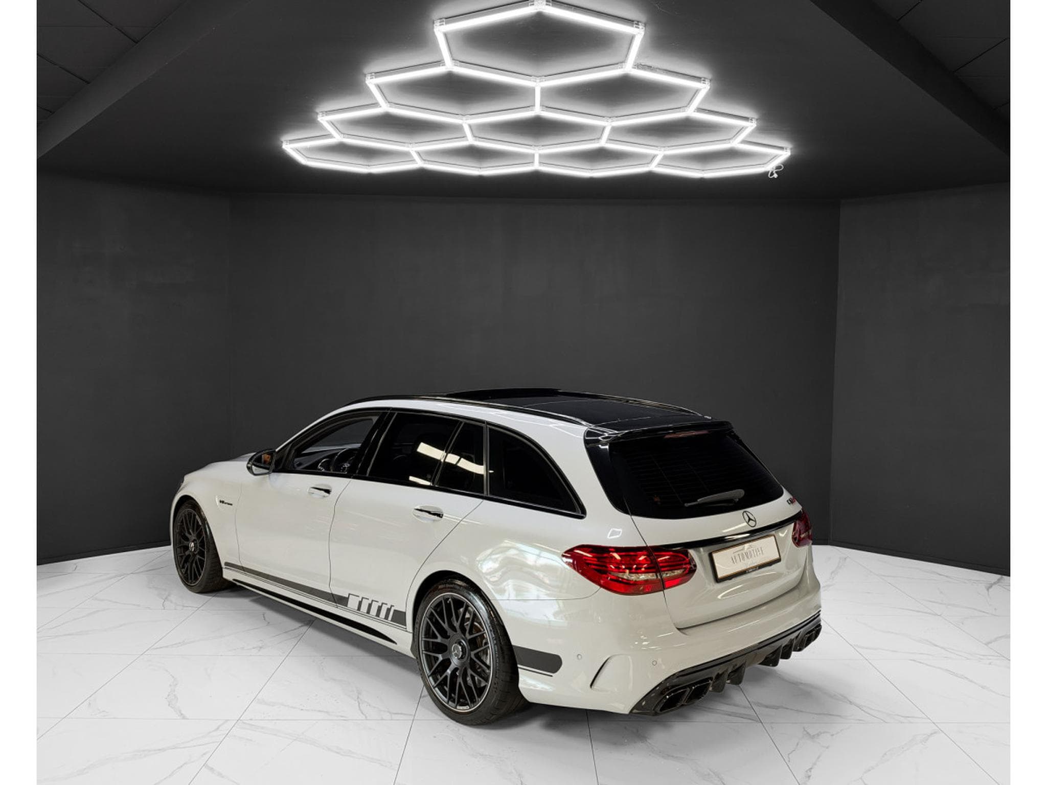 Mercedes C 63 AMG T 4.0 V8 / PANORAMIC / MEMO / LED (2019) - Foto 3