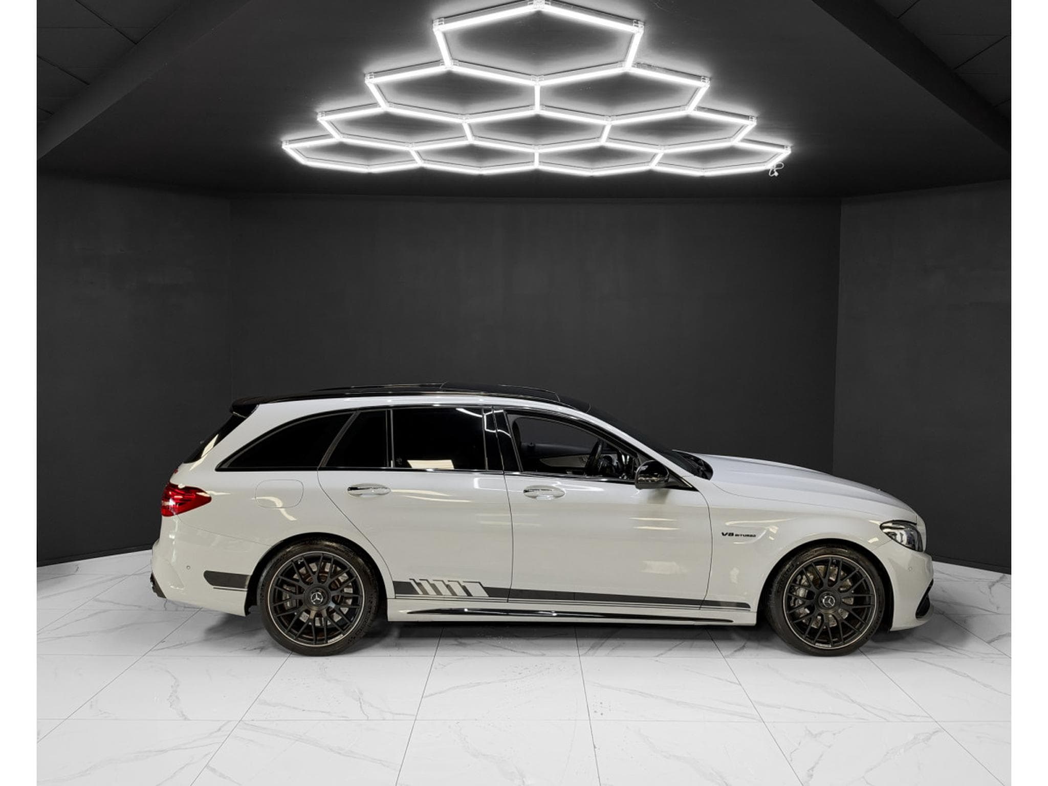 Mercedes C 63 AMG T 4.0 V8 / PANORAMIC / MEMO / LED (2019) - Foto 6
